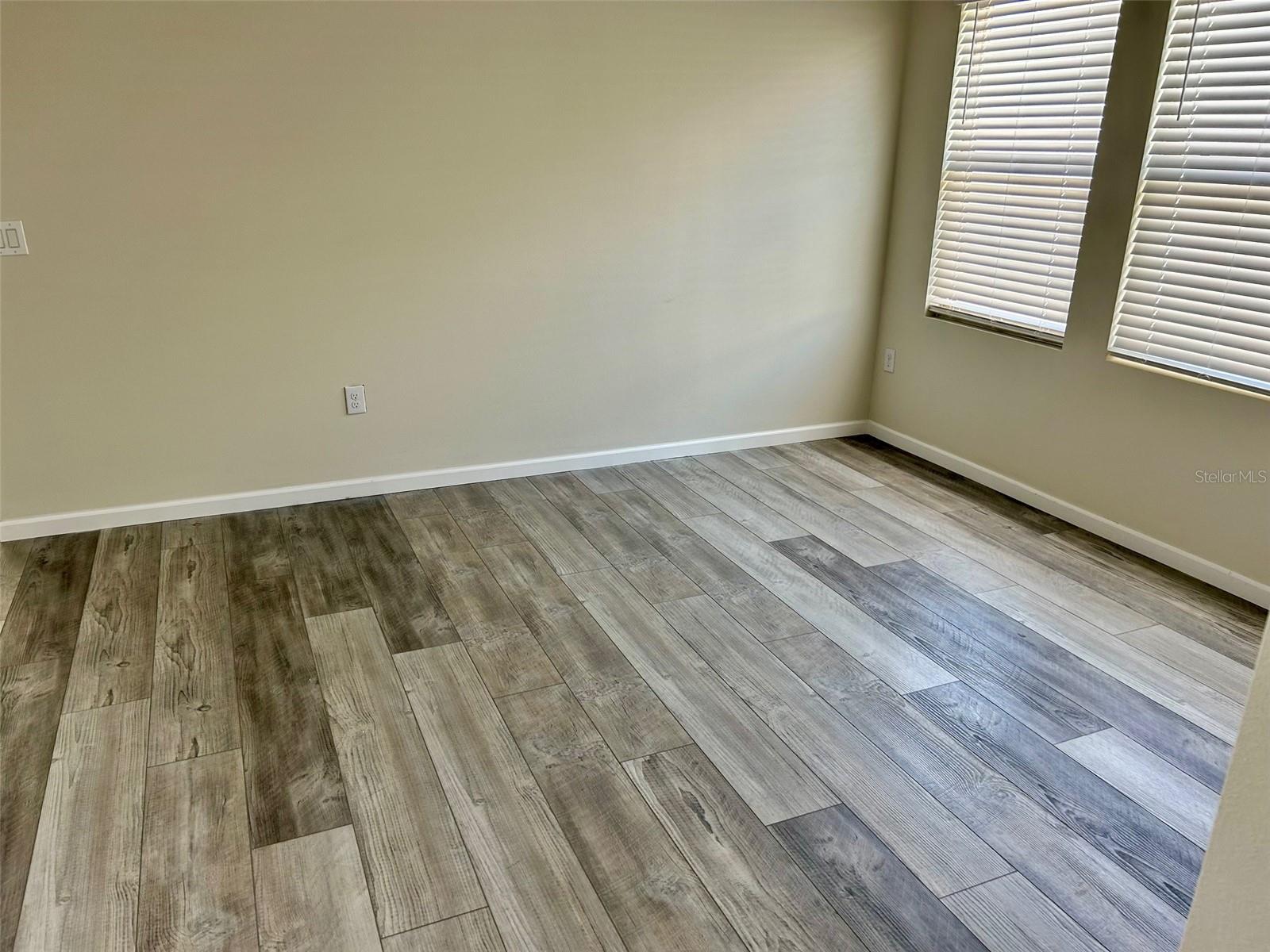 Image 14 of 28 For 254 Wooded Vine Lane