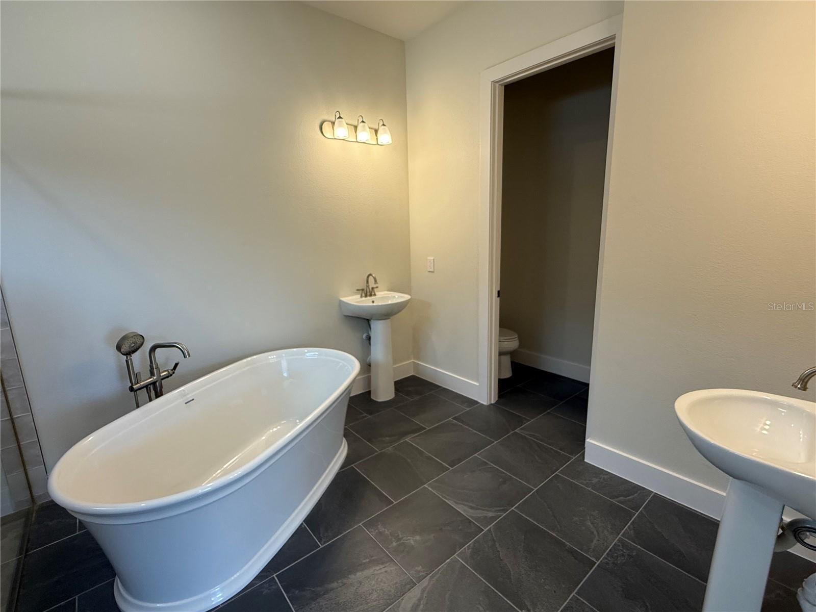 Image 15 of 30 For 10061 Ballast Drive