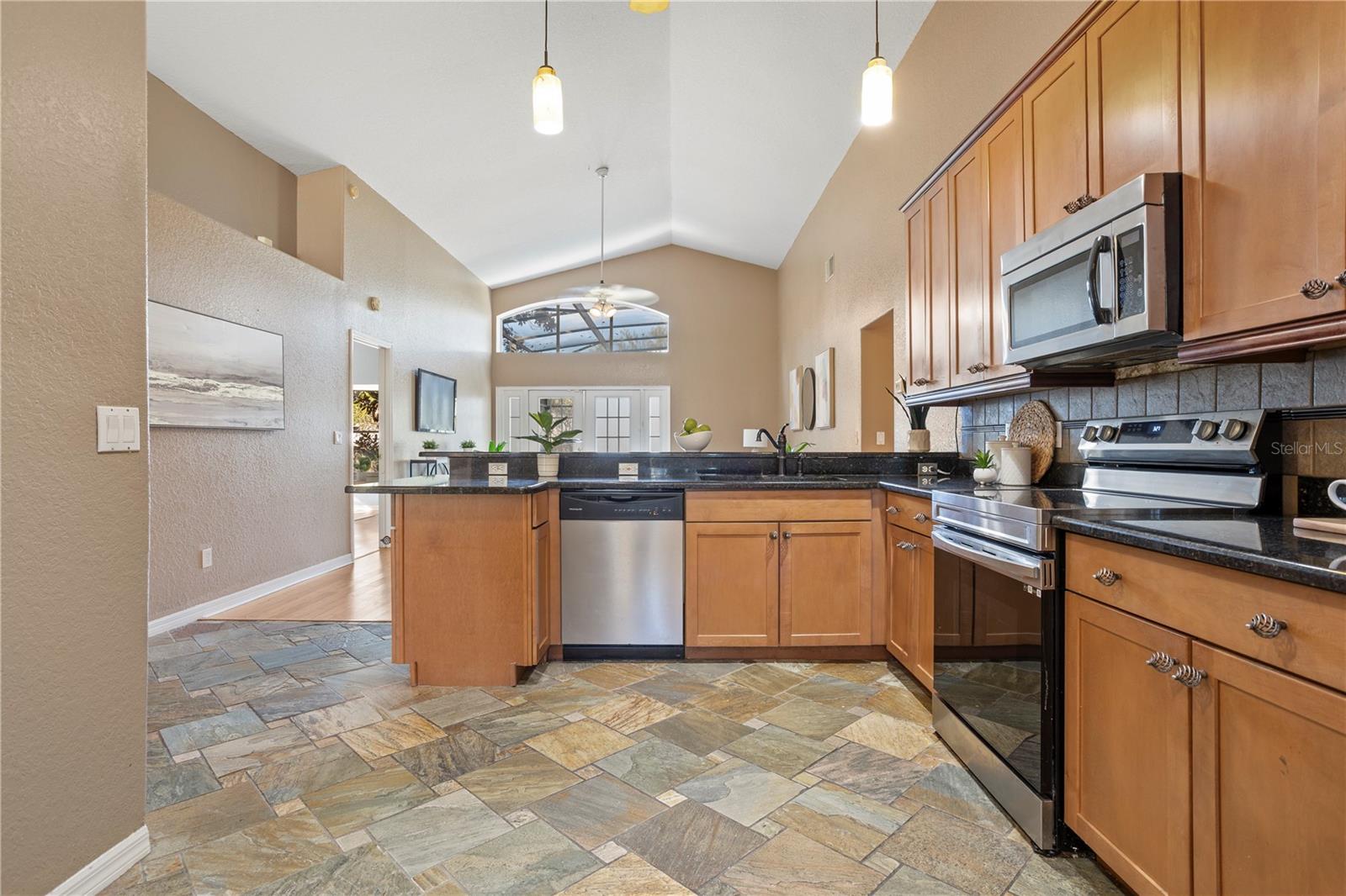 Image 10 of 62 For 889 River Boat Circle