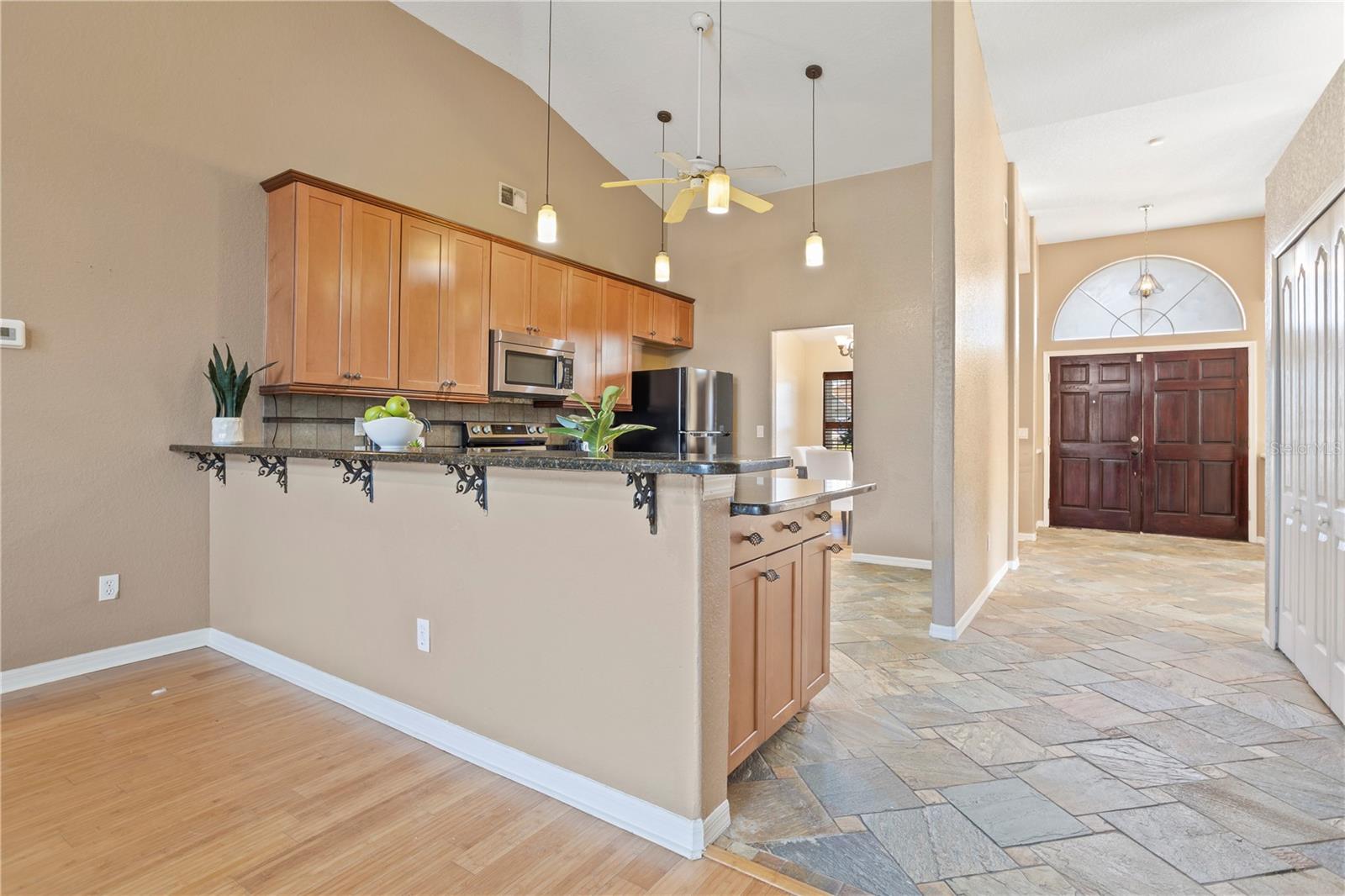 Image 12 of 62 For 889 River Boat Circle