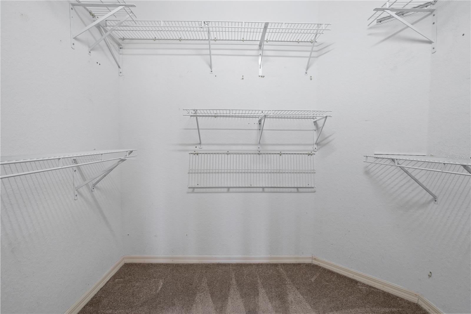 Image 19 of 62 For 889 River Boat Circle