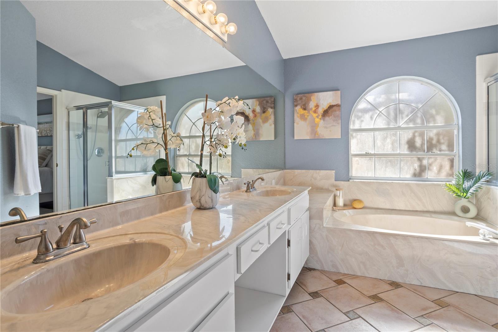 Image 20 of 62 For 889 River Boat Circle