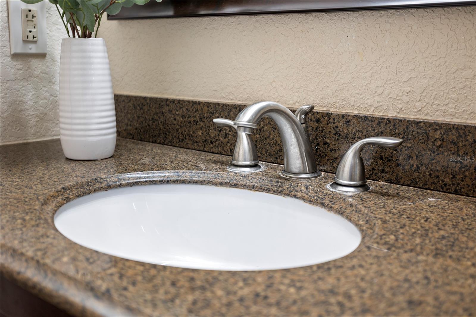 Image 27 of 62 For 889 River Boat Circle