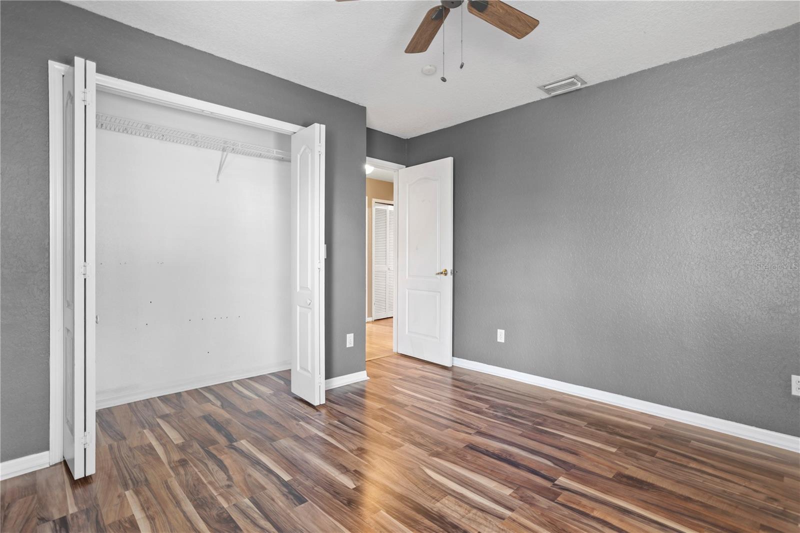 Image 30 of 62 For 889 River Boat Circle