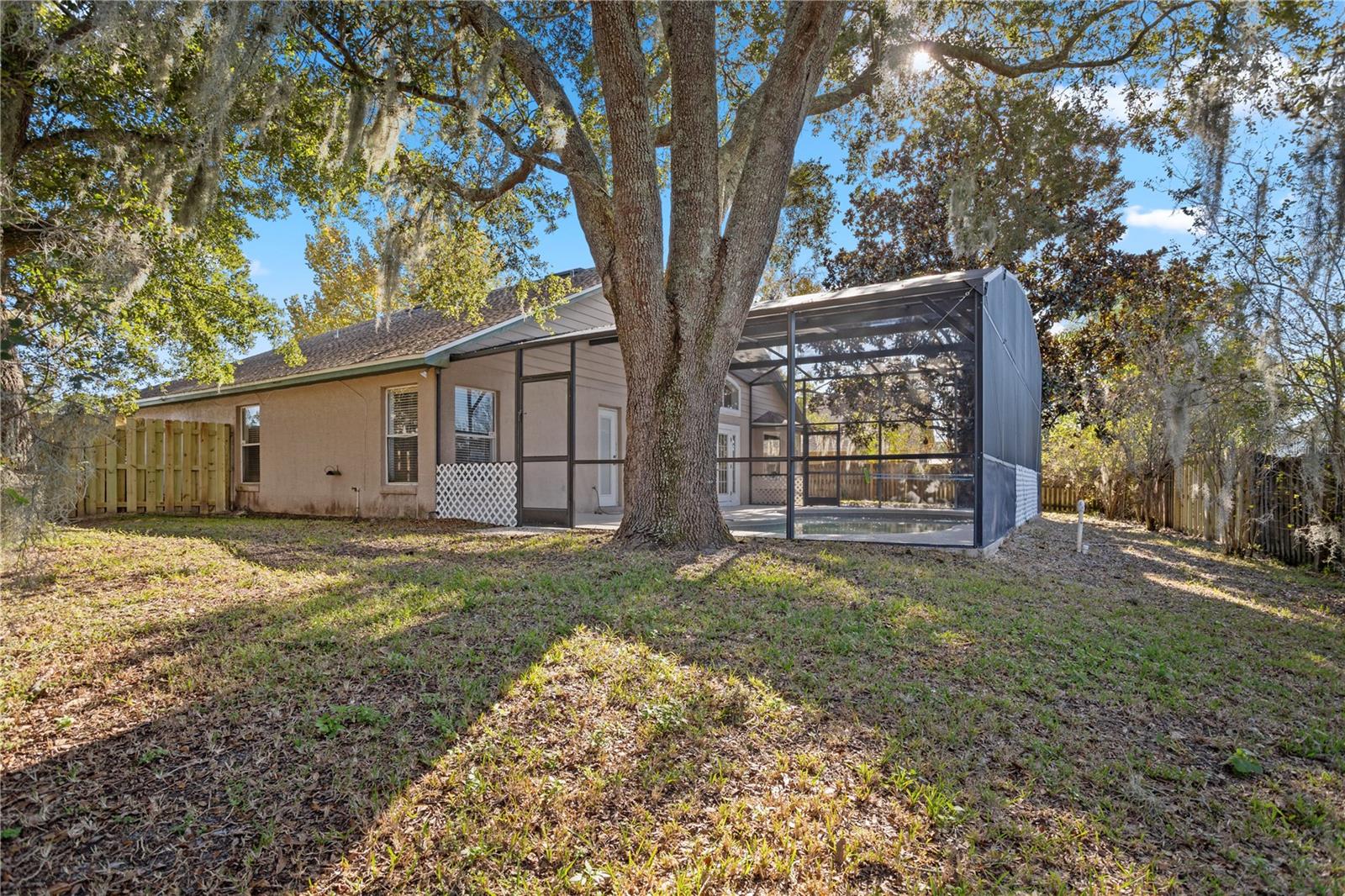 Image 36 of 62 For 889 River Boat Circle