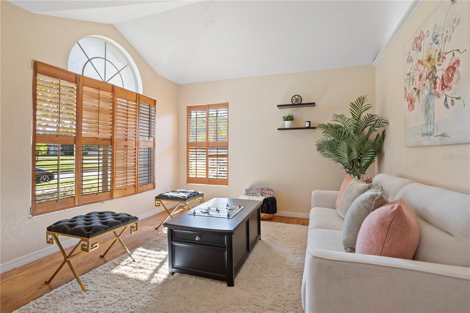 Image 4 of 62 For 889 River Boat Circle