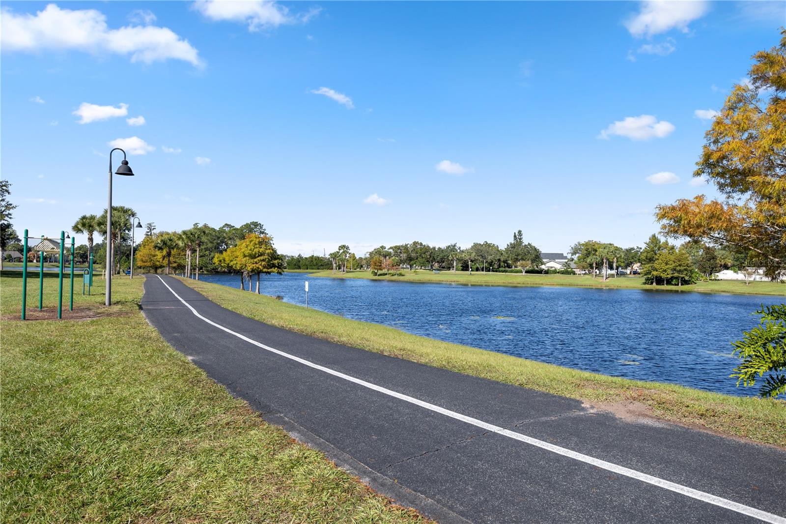 Image 42 of 62 For 889 River Boat Circle