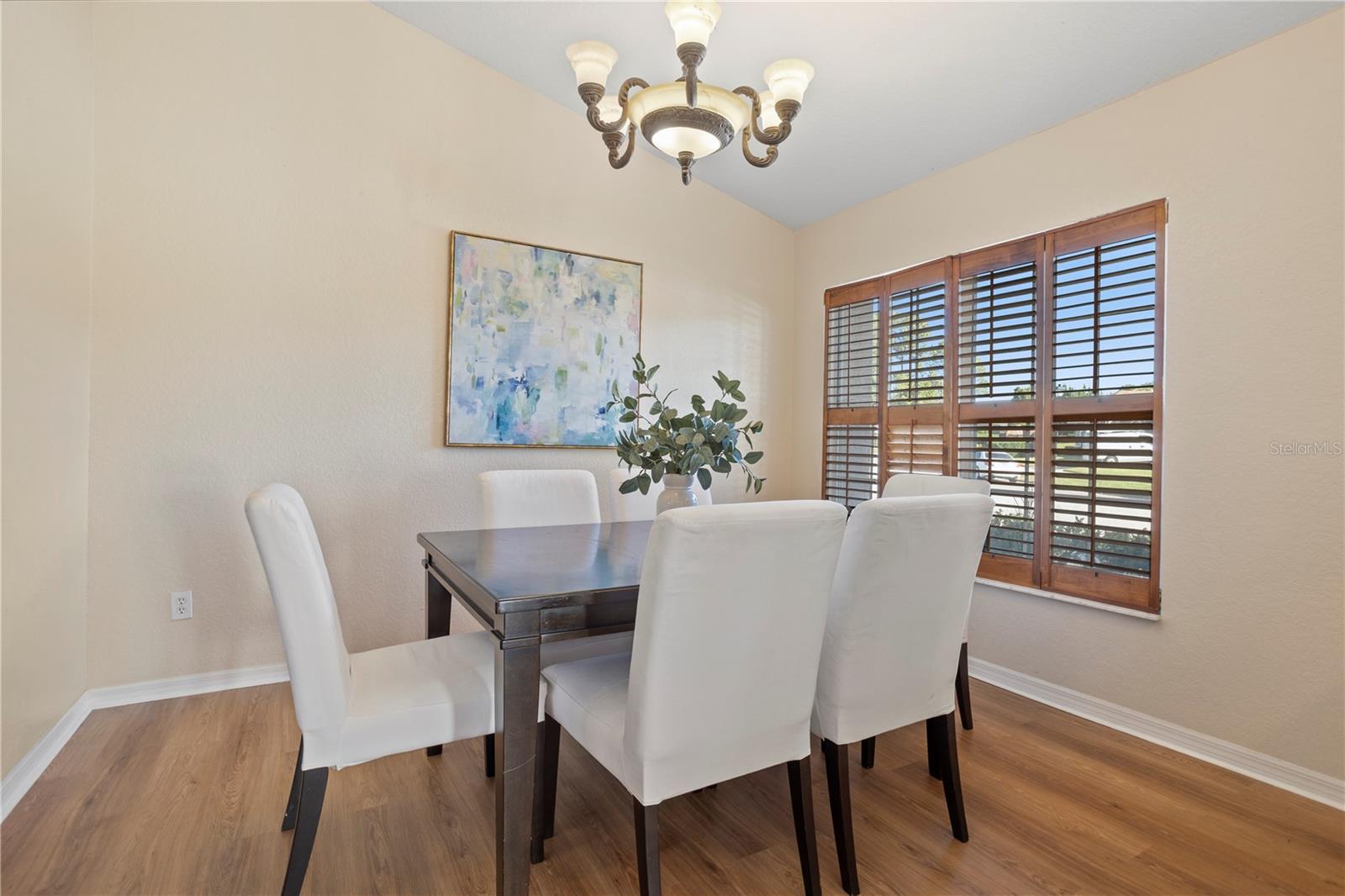 Image 6 of 62 For 889 River Boat Circle