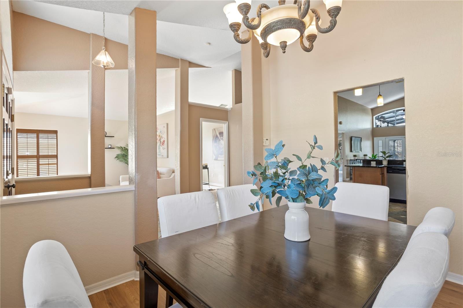 Image 7 of 62 For 889 River Boat Circle