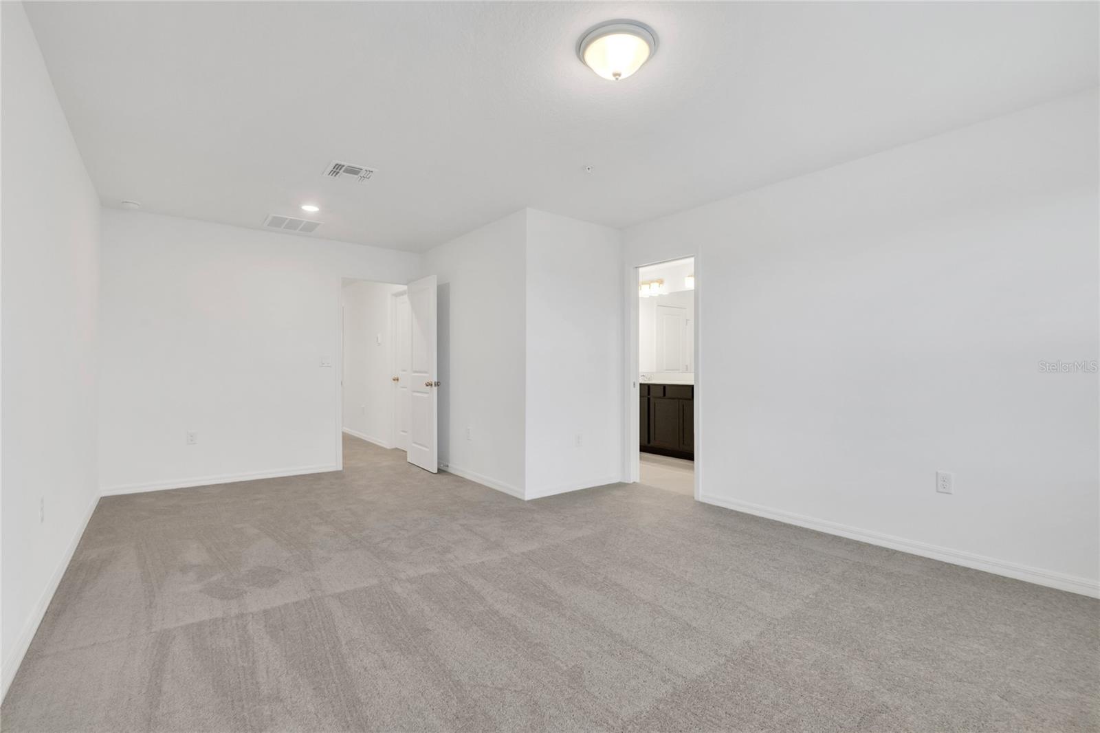 Image 13 of 38 For 4621 Orchard View Alley