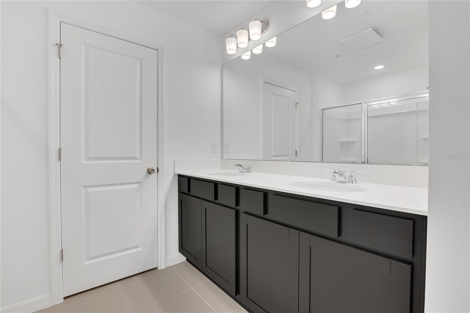 Image 14 of 38 For 4621 Orchard View Alley