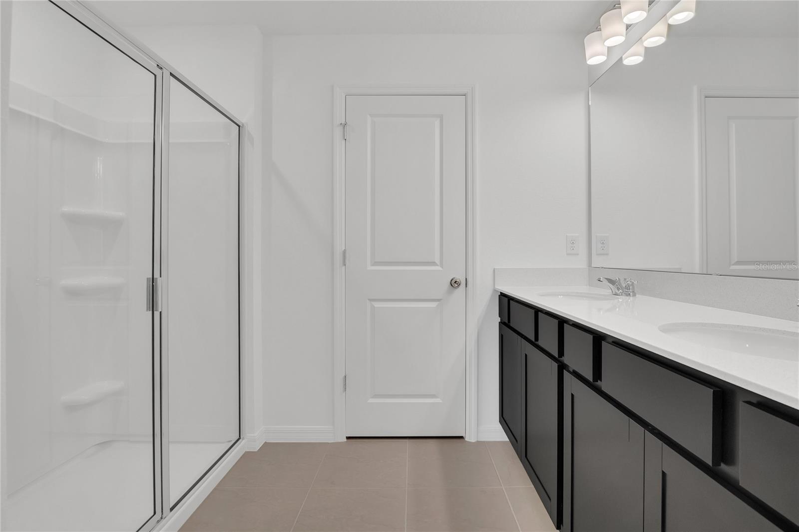 Image 15 of 38 For 4621 Orchard View Alley