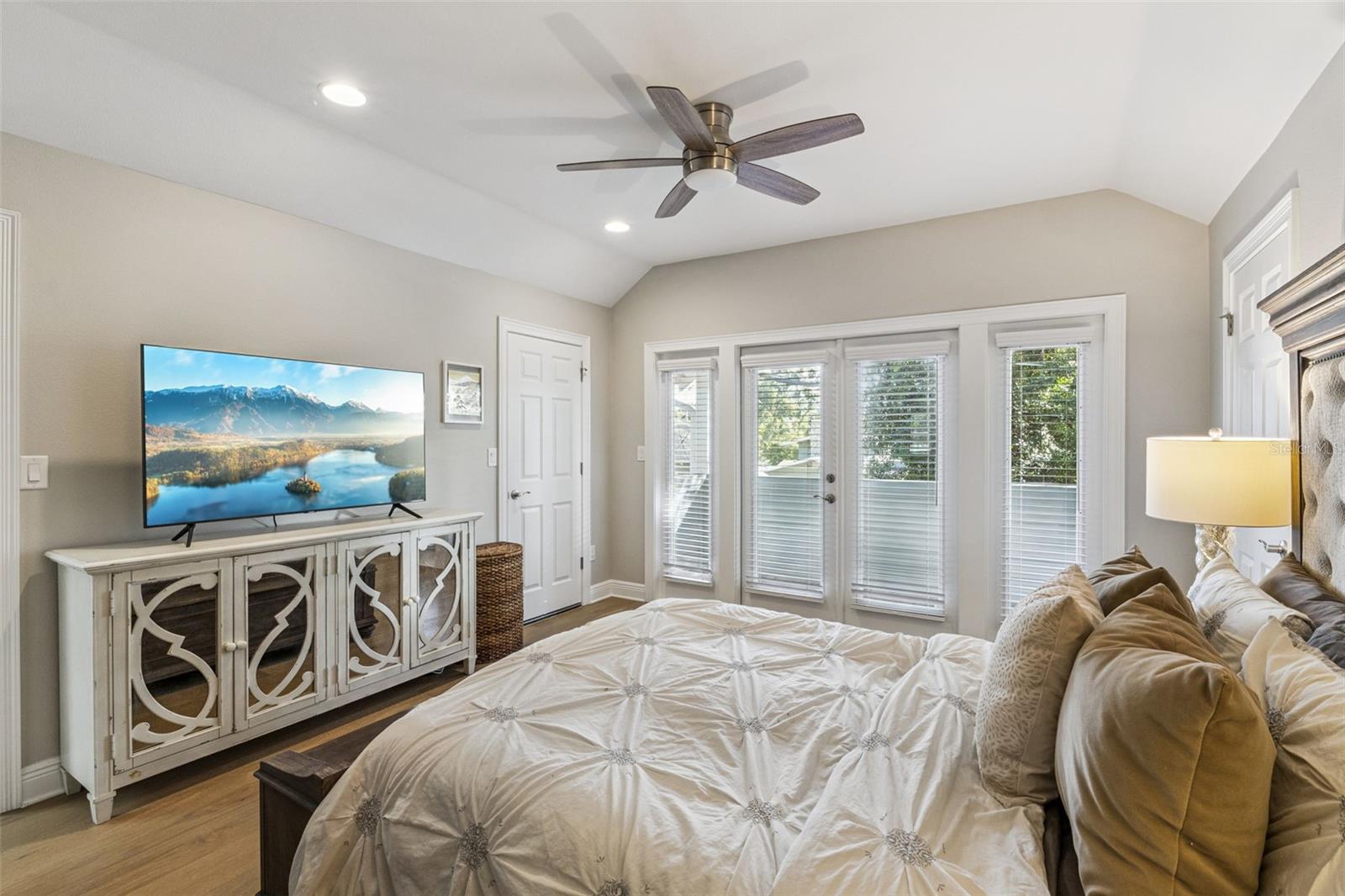 Image 14 of 55 For 210 Hibiscus Court