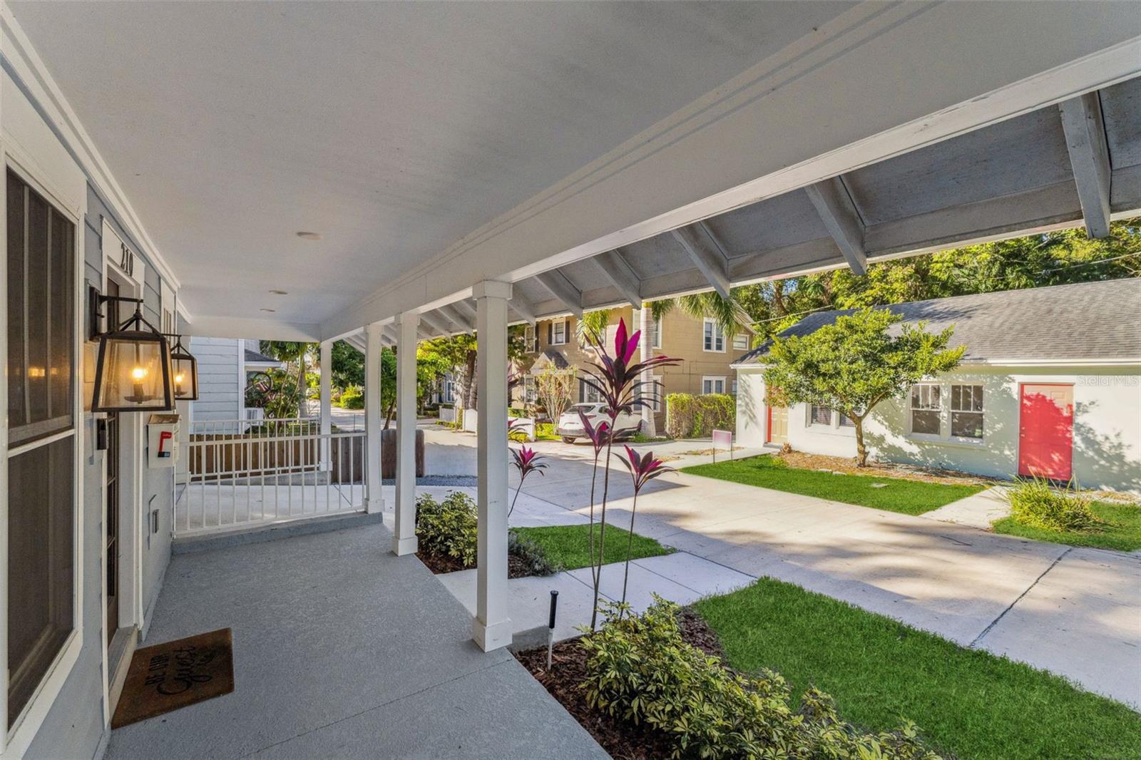 Image 16 of 55 For 210 Hibiscus Court