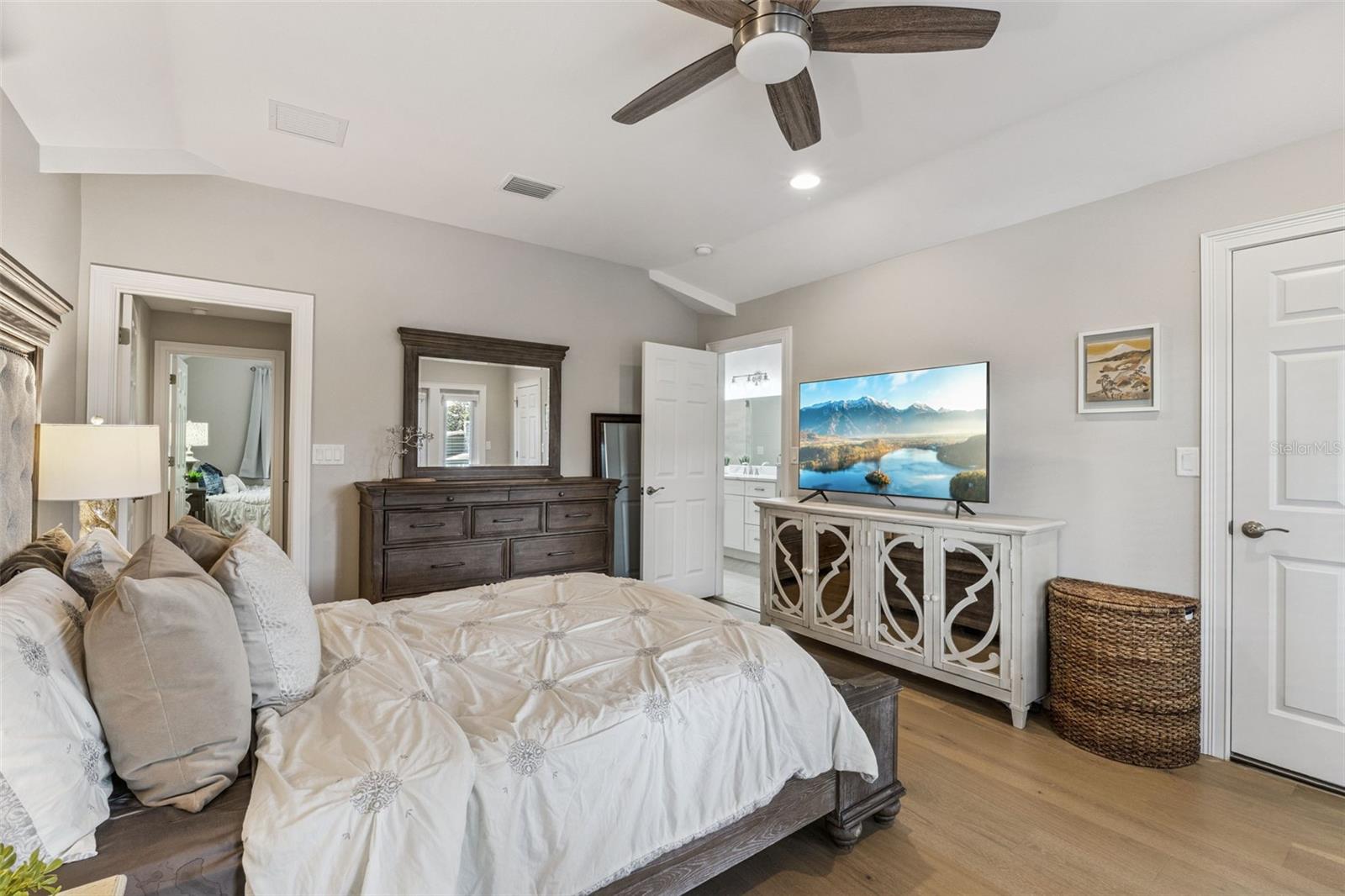 Image 26 of 55 For 210 Hibiscus Court