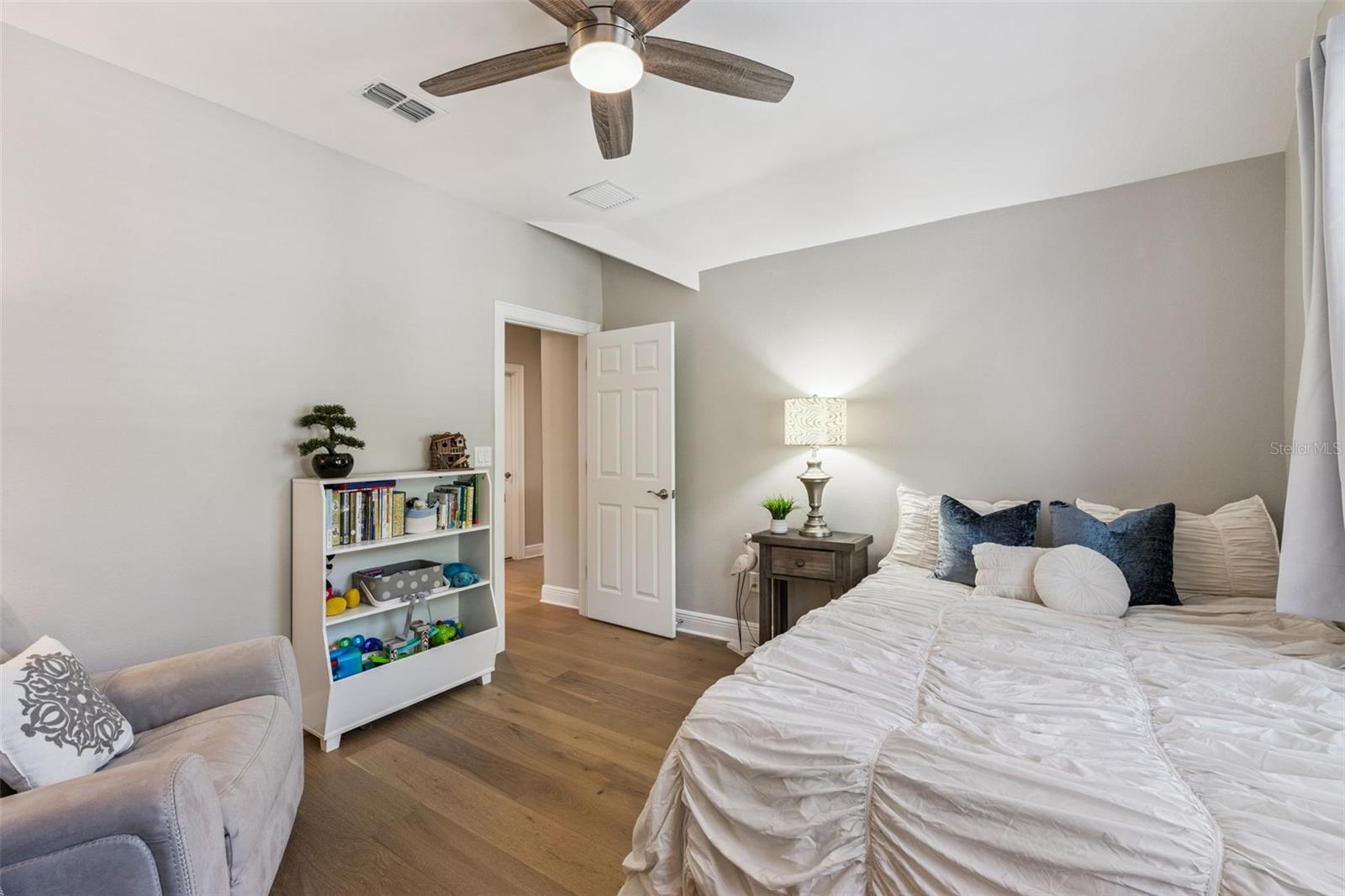 Image 32 of 55 For 210 Hibiscus Court