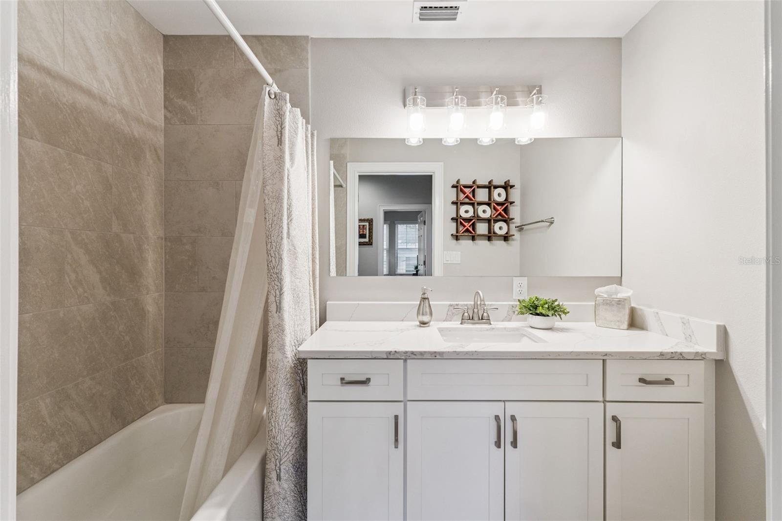 Image 34 of 55 For 210 Hibiscus Court