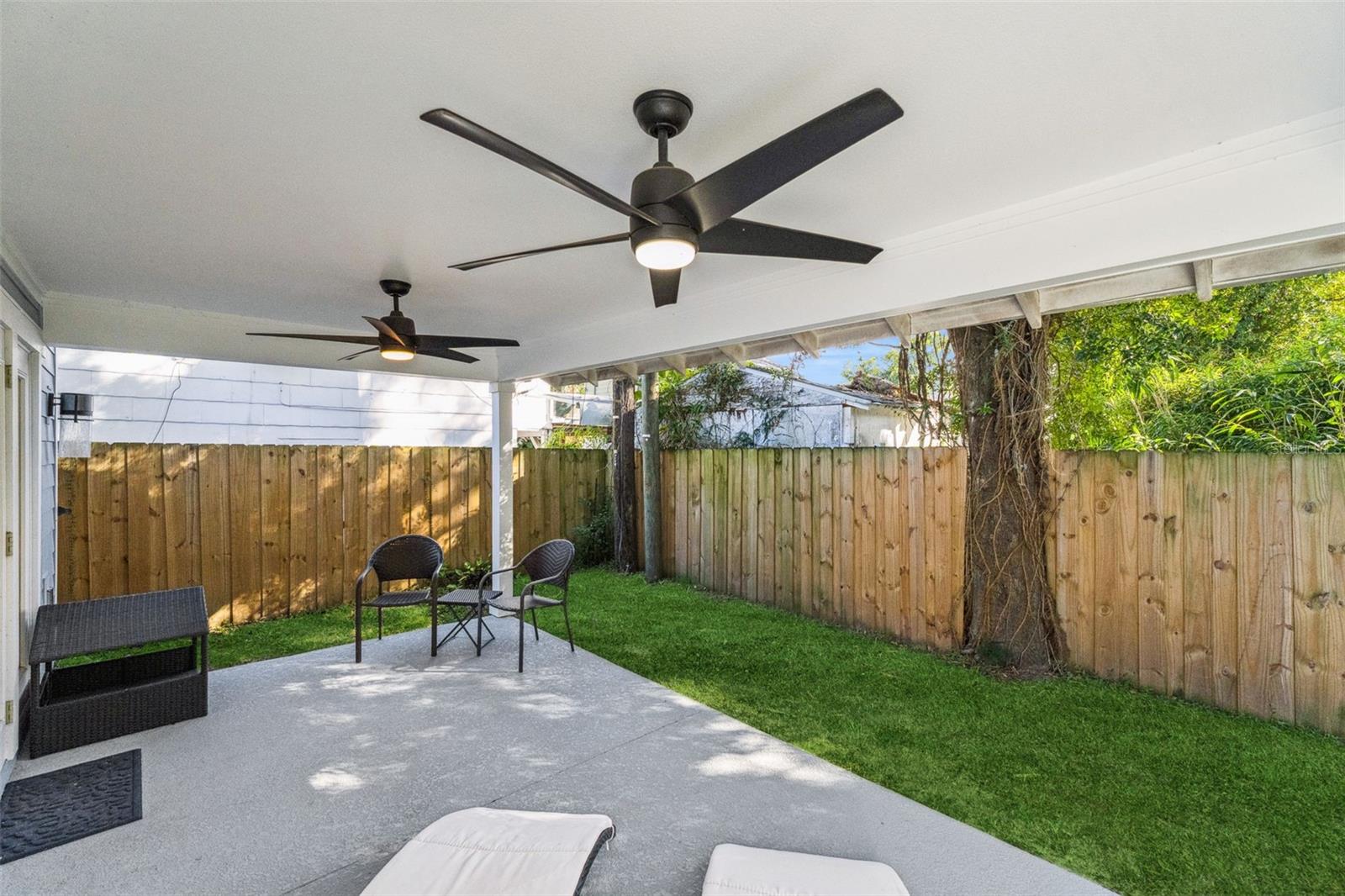 Image 39 of 55 For 210 Hibiscus Court