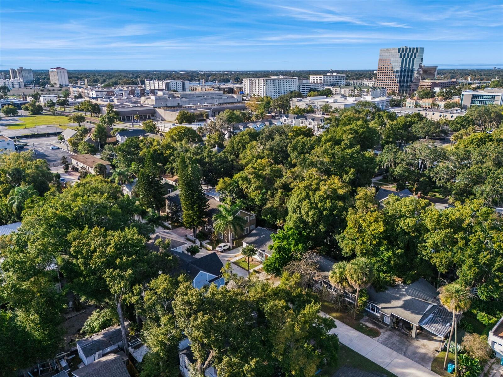Image 5 of 55 For 210 Hibiscus Court