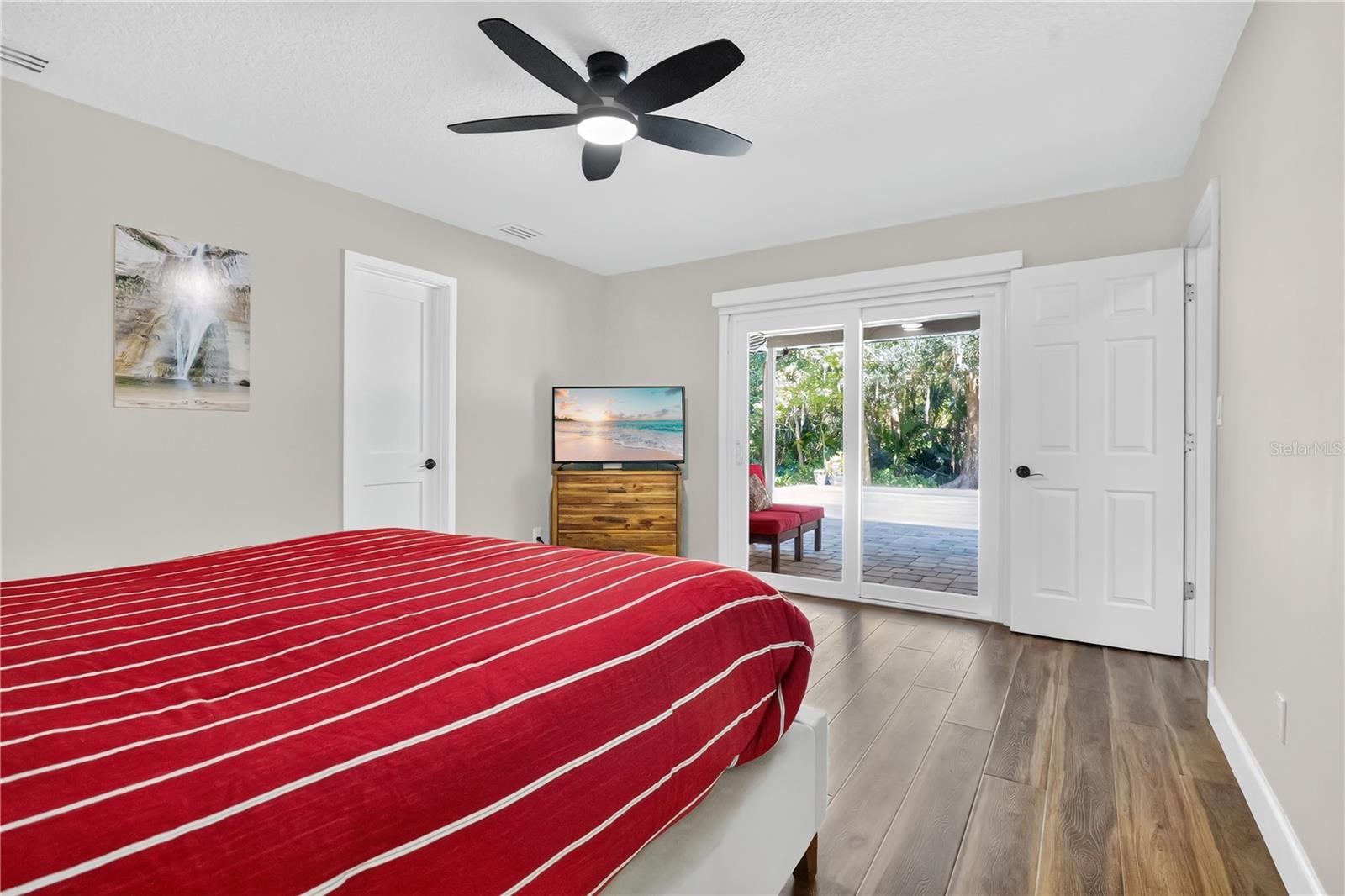 Image 18 of 67 For 312 Riverbend Boulevard