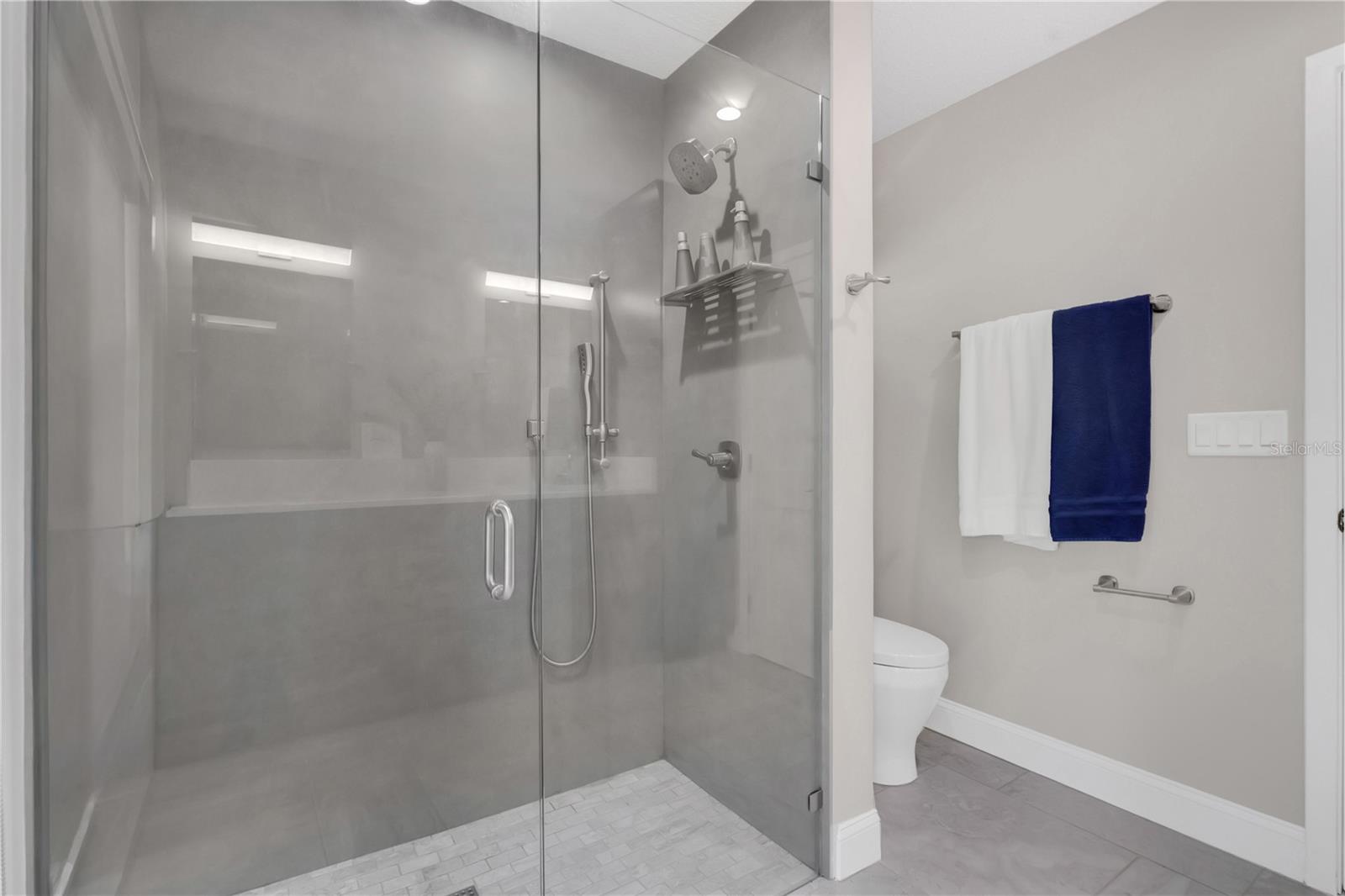 Image 20 of 67 For 312 Riverbend Boulevard