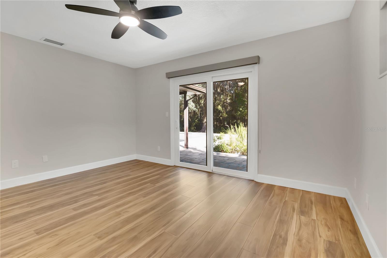 Image 27 of 67 For 312 Riverbend Boulevard