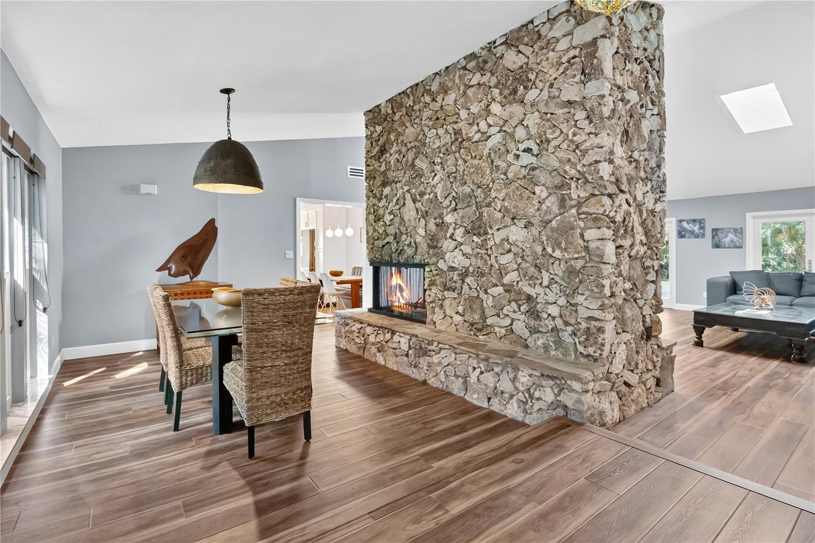 Image 4 of 67 For 312 Riverbend Boulevard