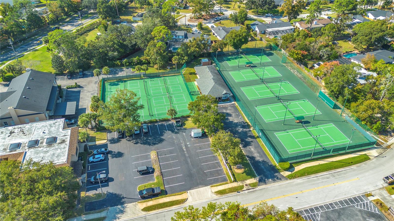 Image 52 of 67 For 312 Riverbend Boulevard