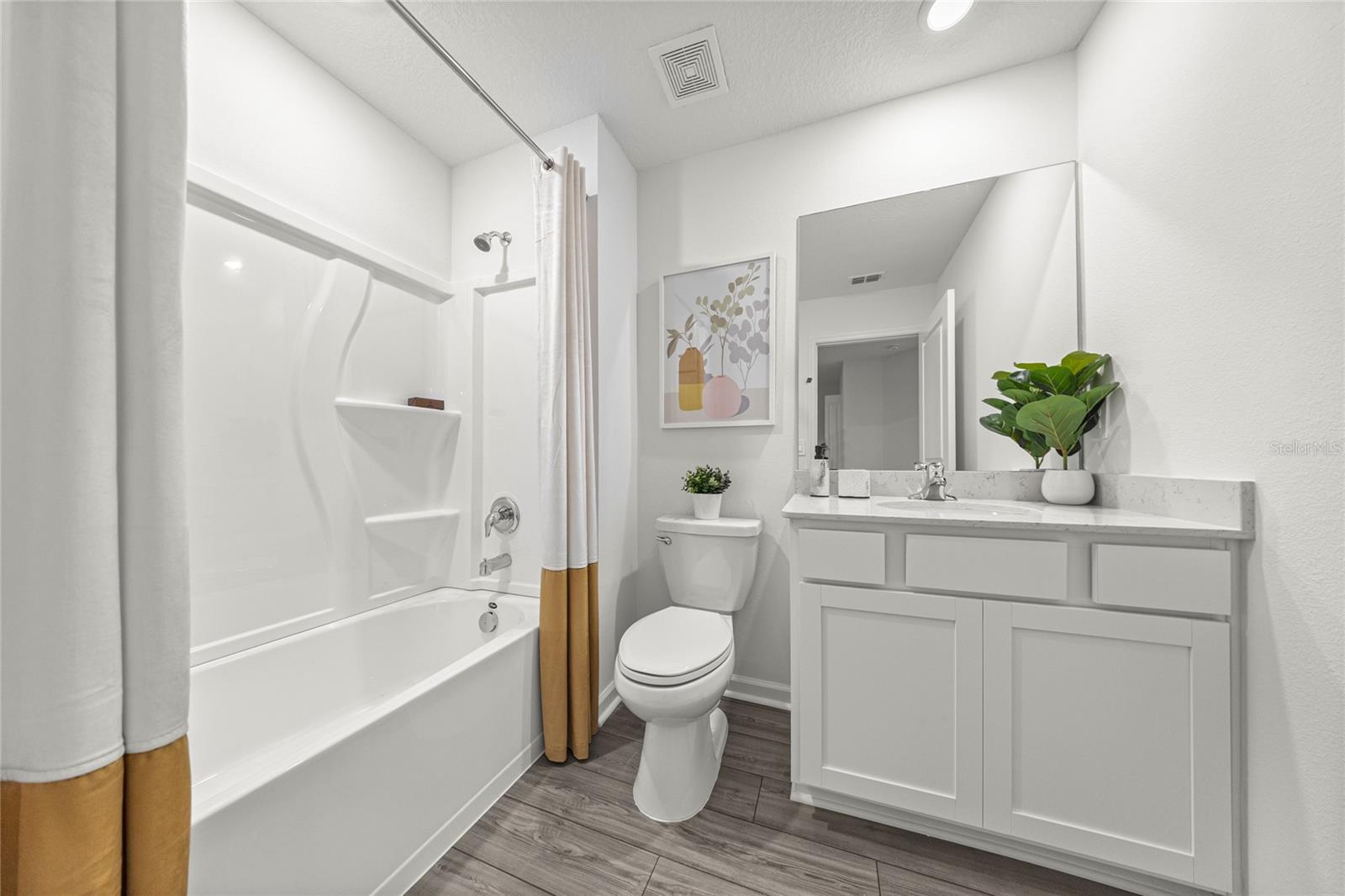 Image 8 of 27 For 16320 145th Drive