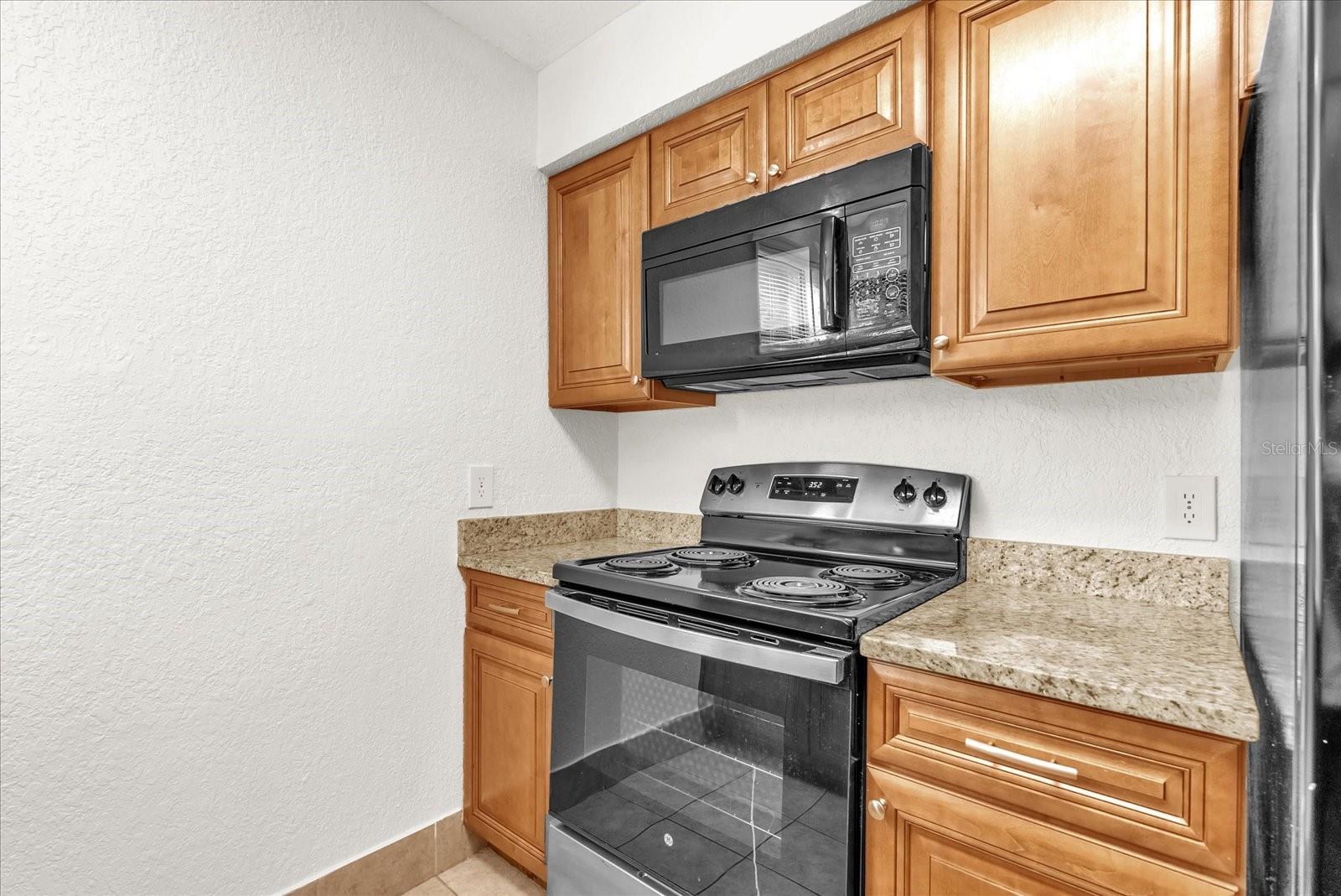 Image 11 of 31 For 2941 Antique Oaks Circle 79