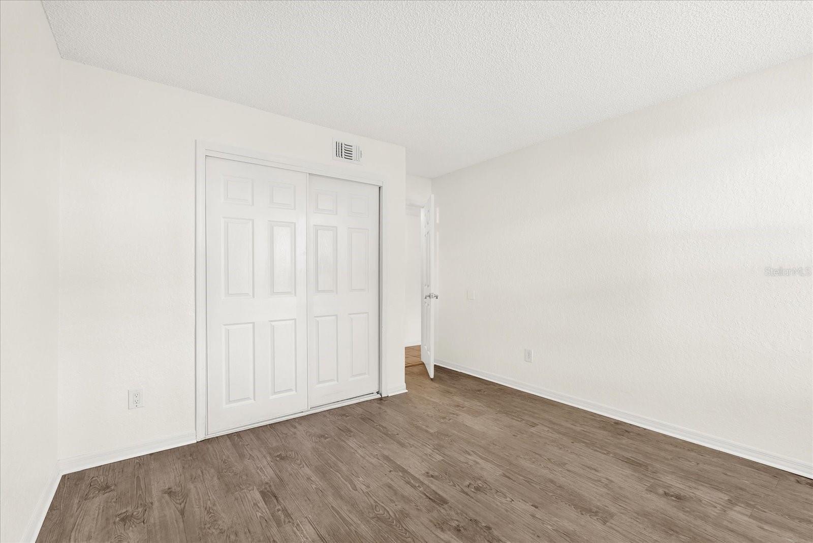 Image 13 of 31 For 2941 Antique Oaks Circle 79