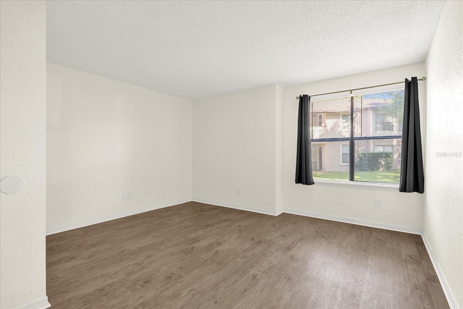 Image 16 of 31 For 2941 Antique Oaks Circle 79