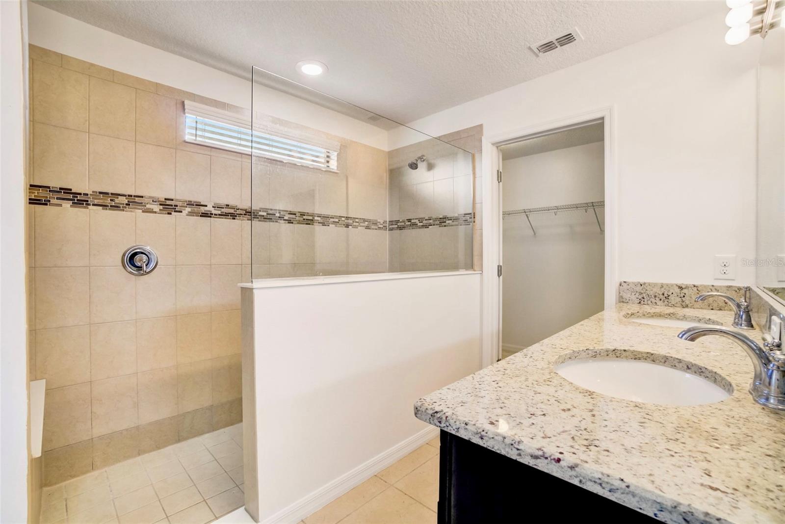 Image 9 of 27 For 3426 Puxton Drive