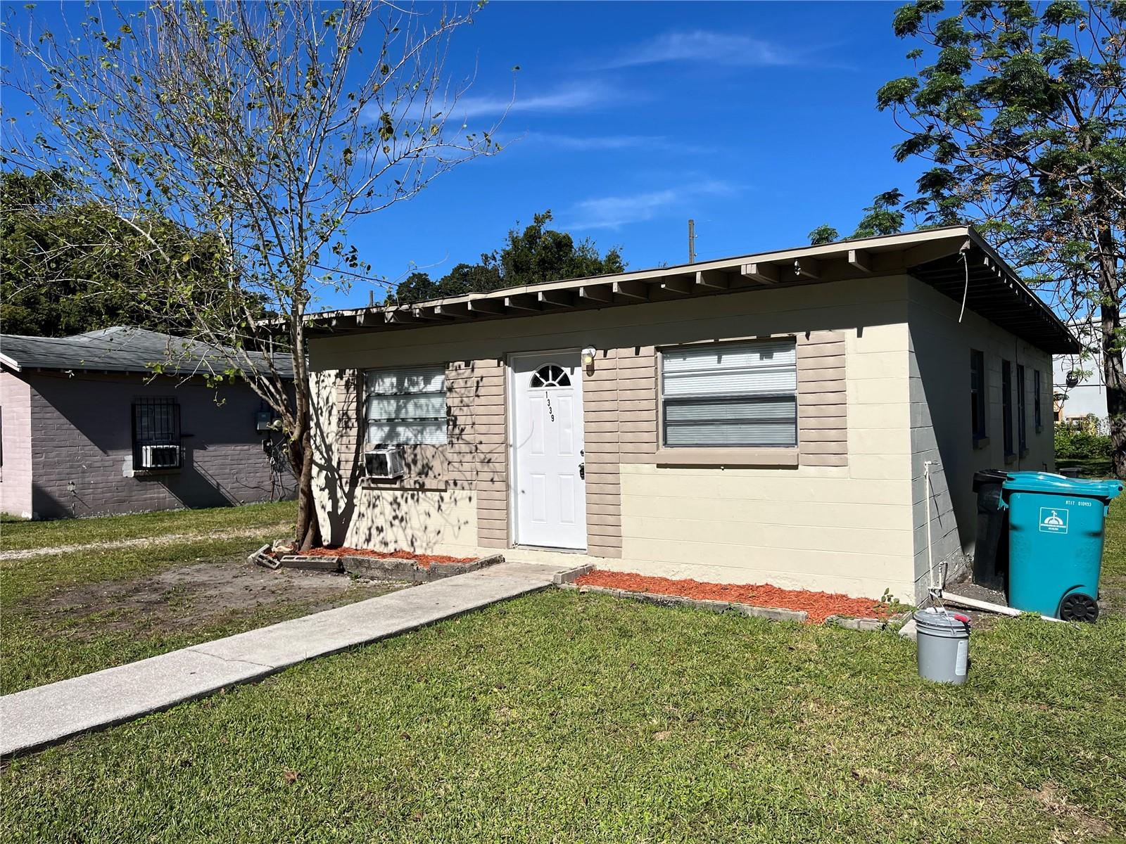 Image 2 of 13 For 1339 Winnifred Street