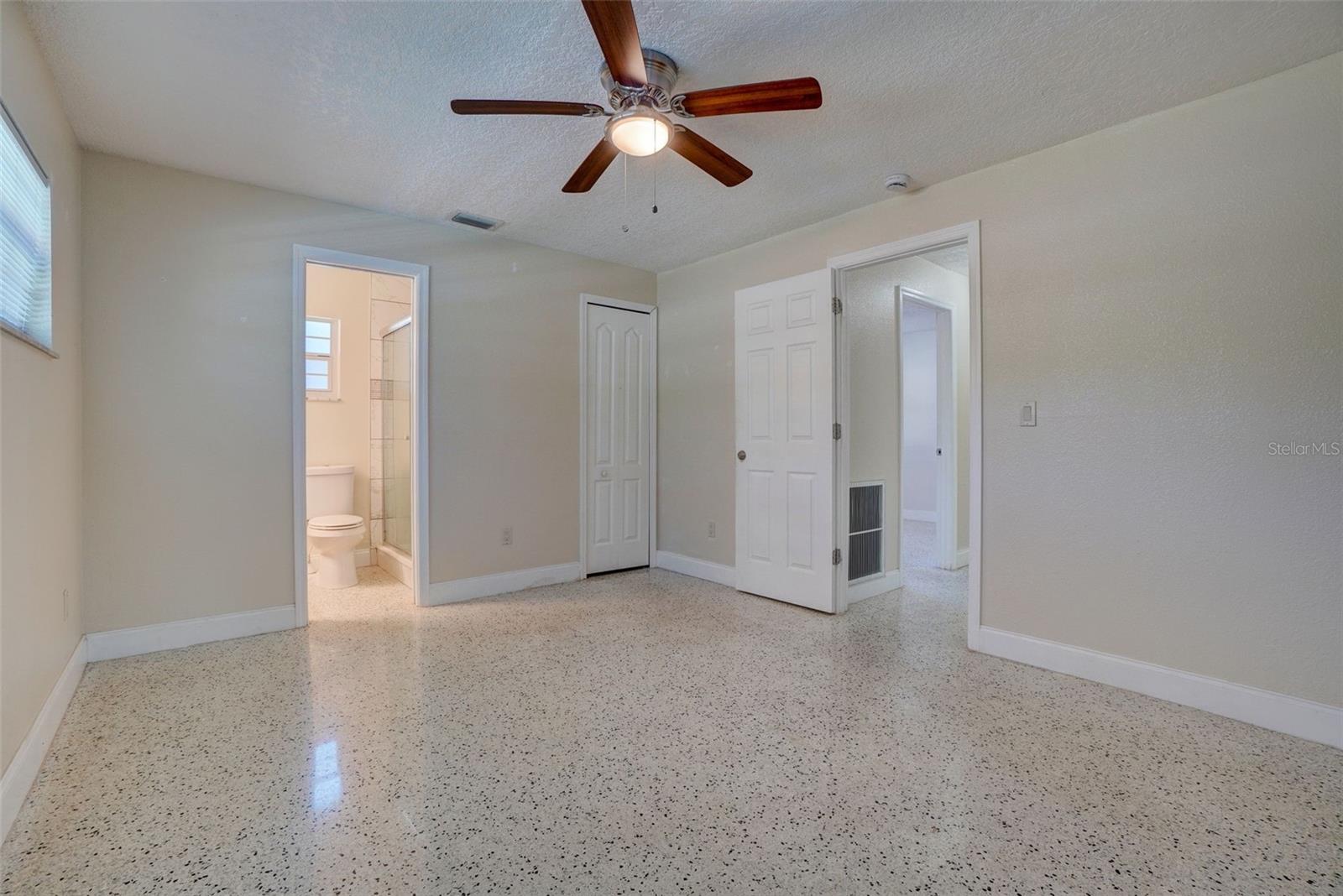 Image 17 of 33 For 4337 Georgetown Drive