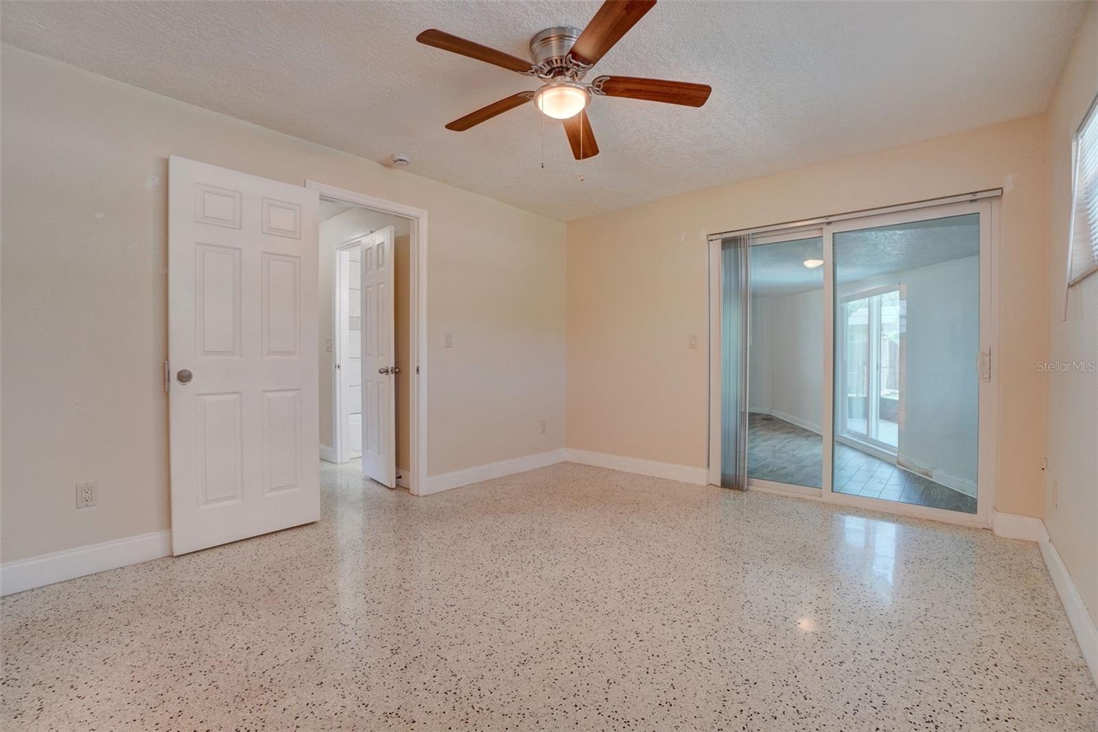 Image 18 of 33 For 4337 Georgetown Drive