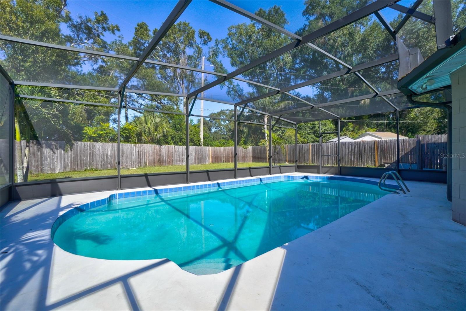 Image 27 of 33 For 4337 Georgetown Drive