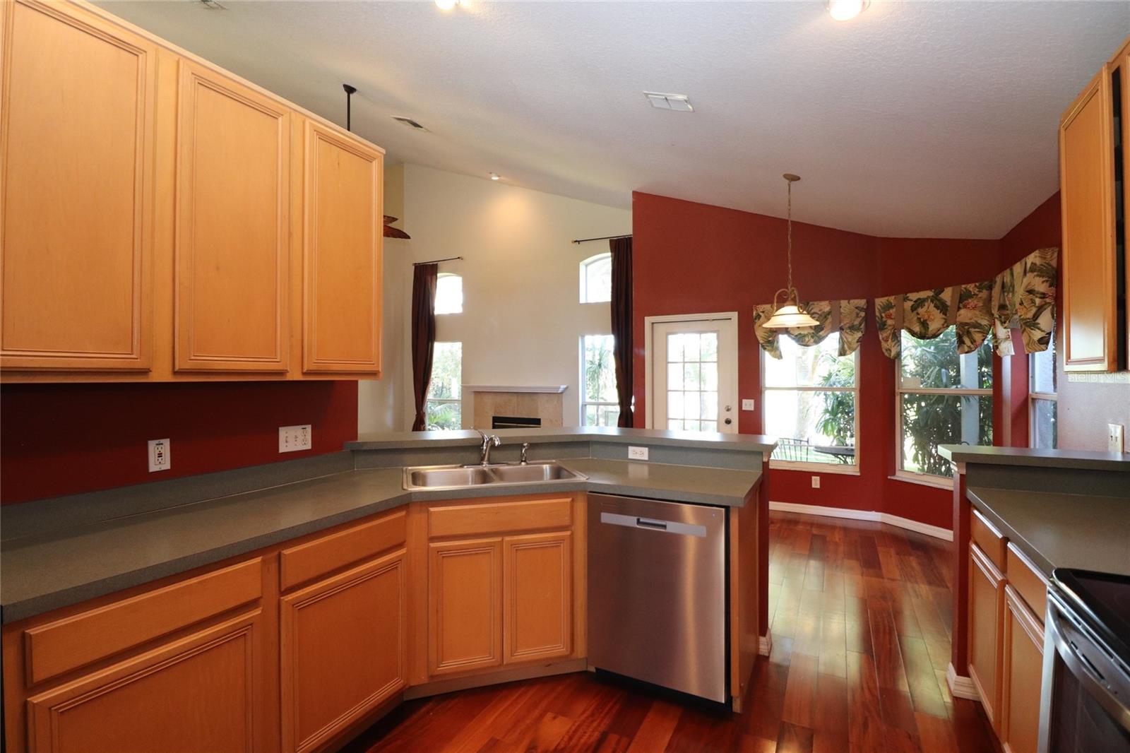 Image 5 of 18 For 309 Balogh Place