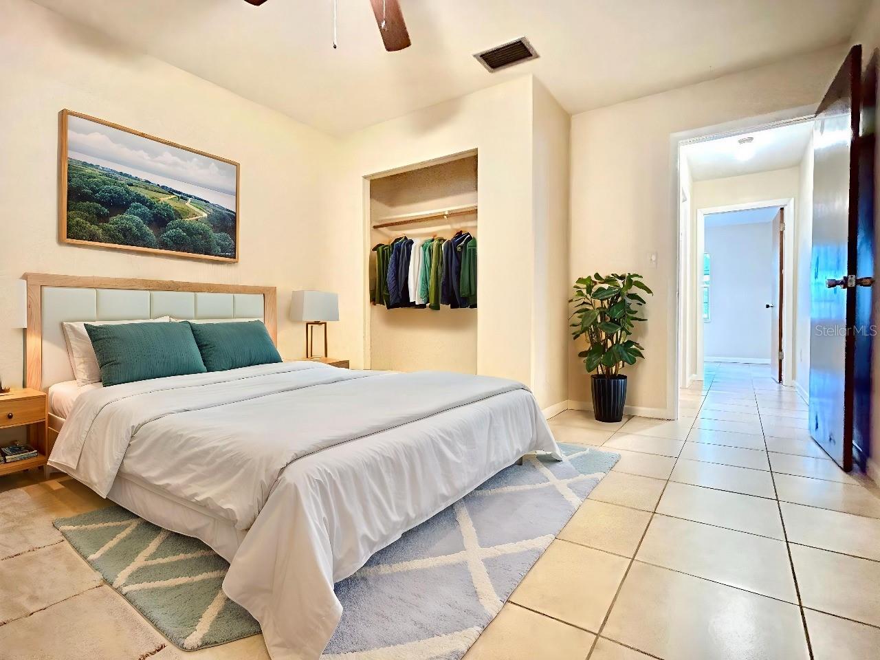 Image 13 of 26 For 530 Park Avenue 532