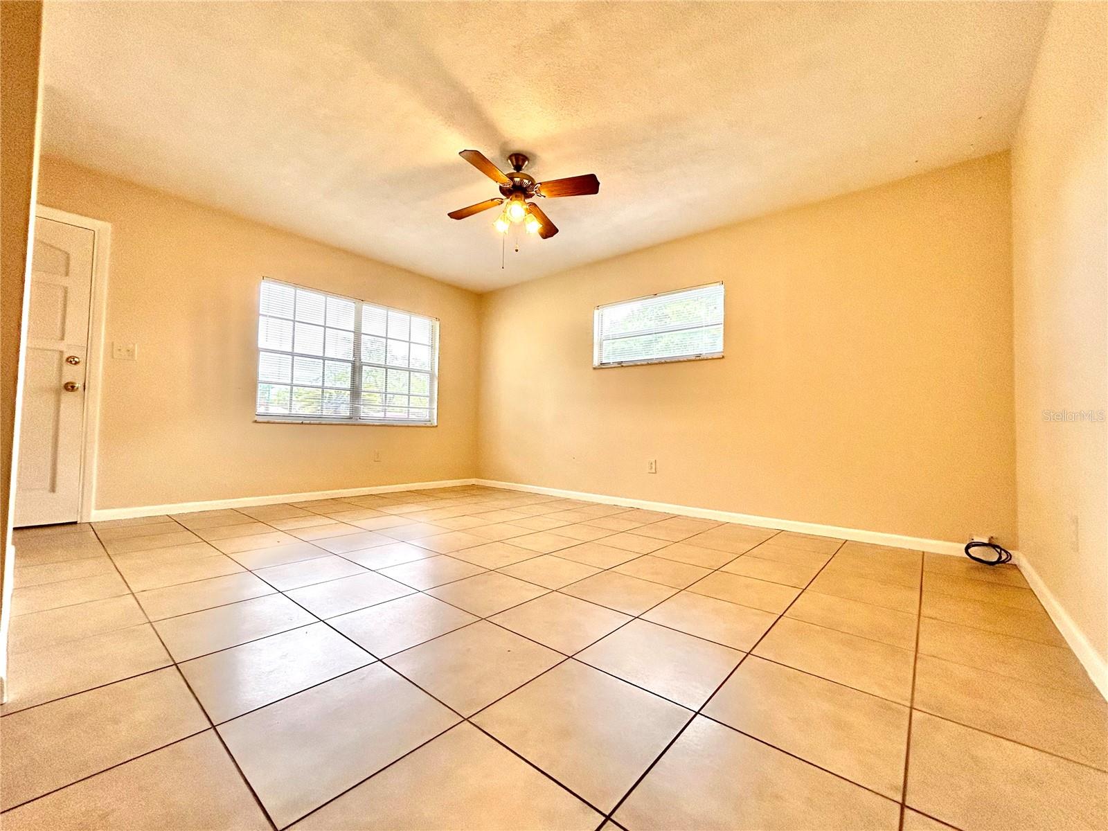 Image 5 of 26 For 530 Park Avenue 532