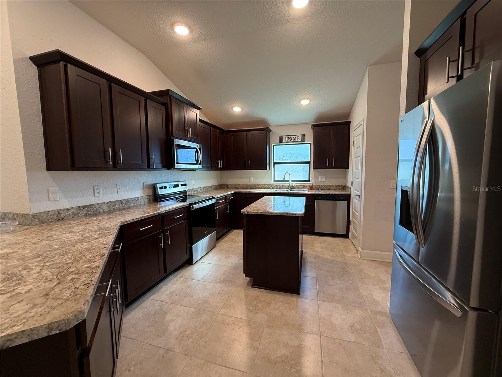 Image 5 of 22 For 330 Citrus Pointe Drive