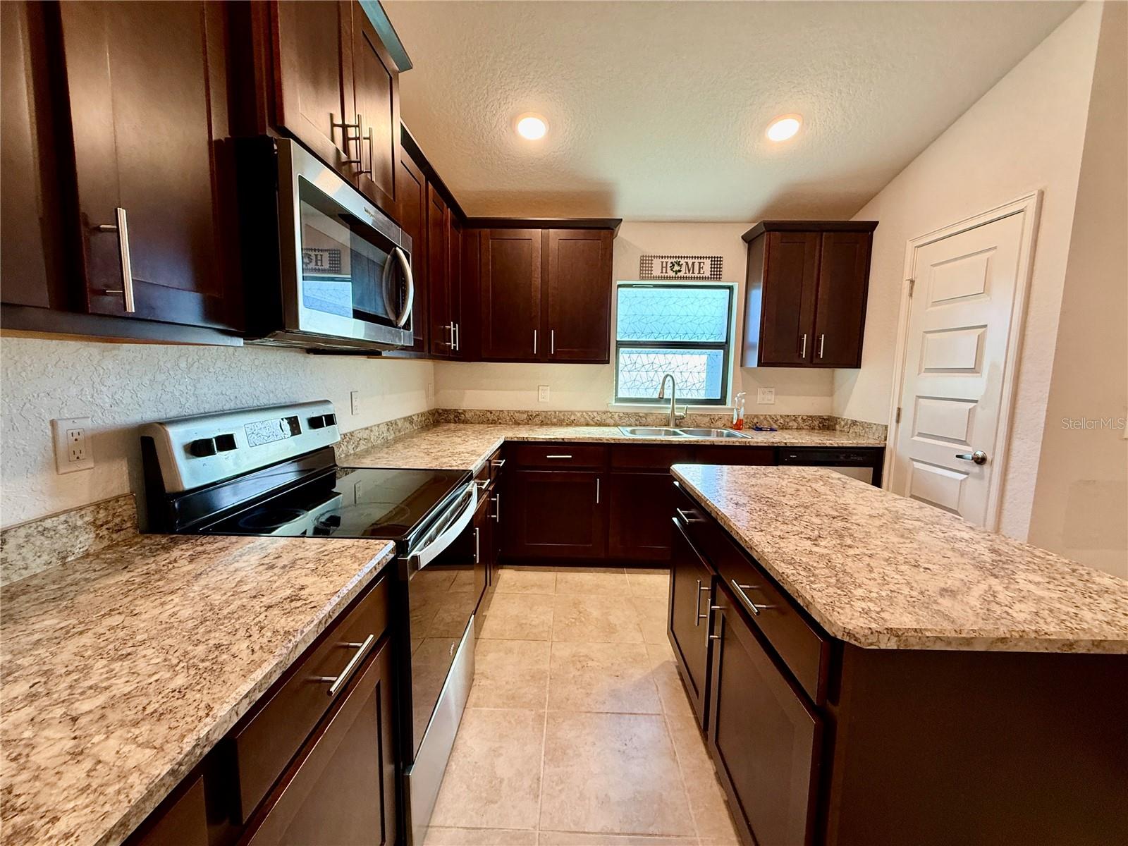 Image 6 of 22 For 330 Citrus Pointe Drive