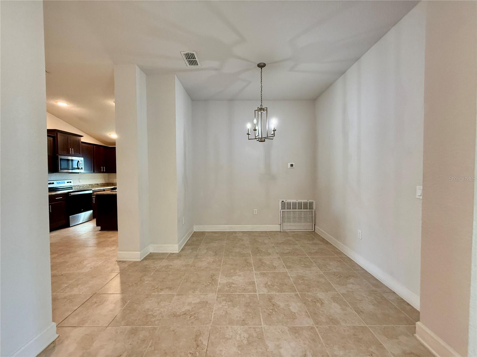 Image 7 of 22 For 330 Citrus Pointe Drive