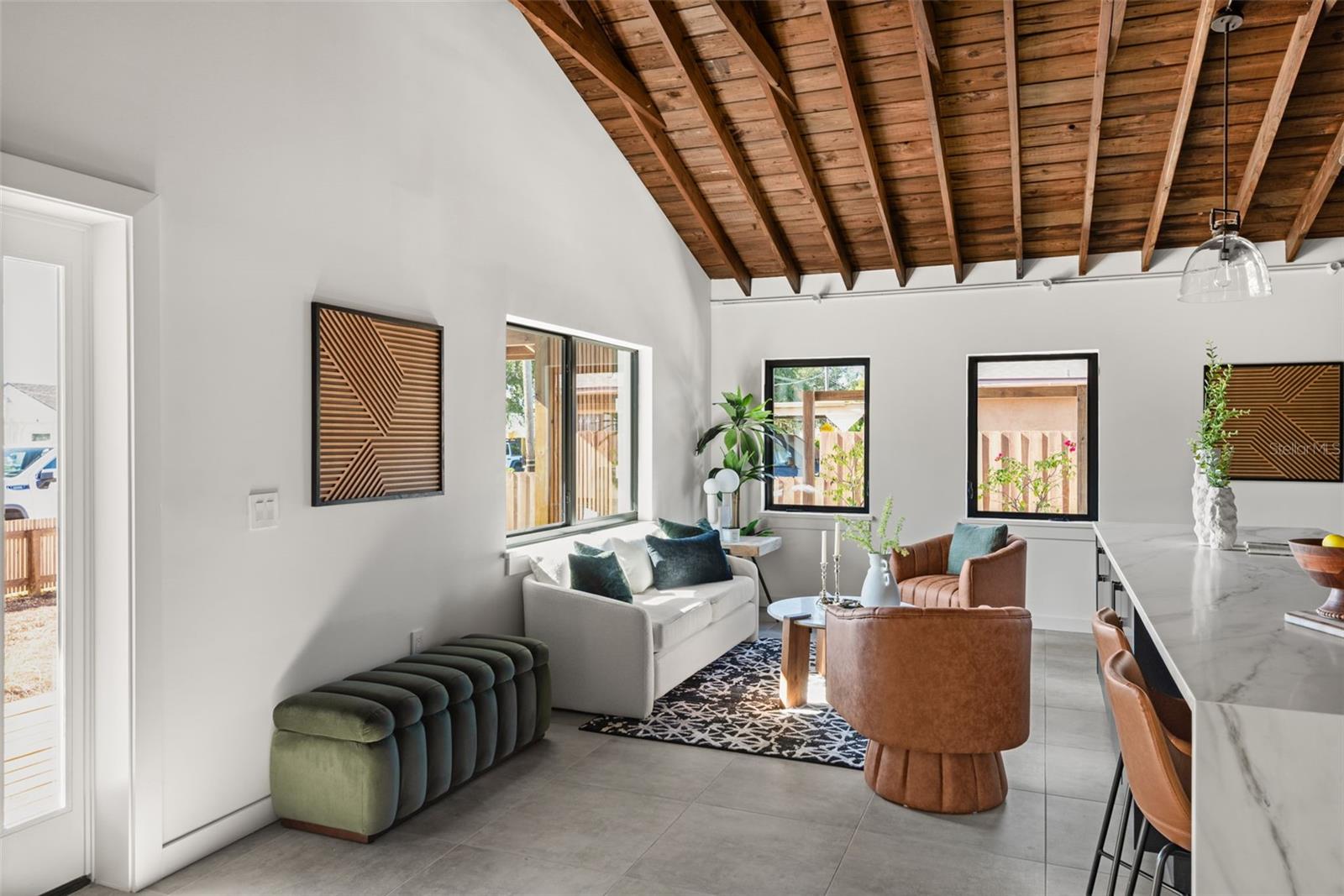 Image 10 of 53 For 870 Carver Street