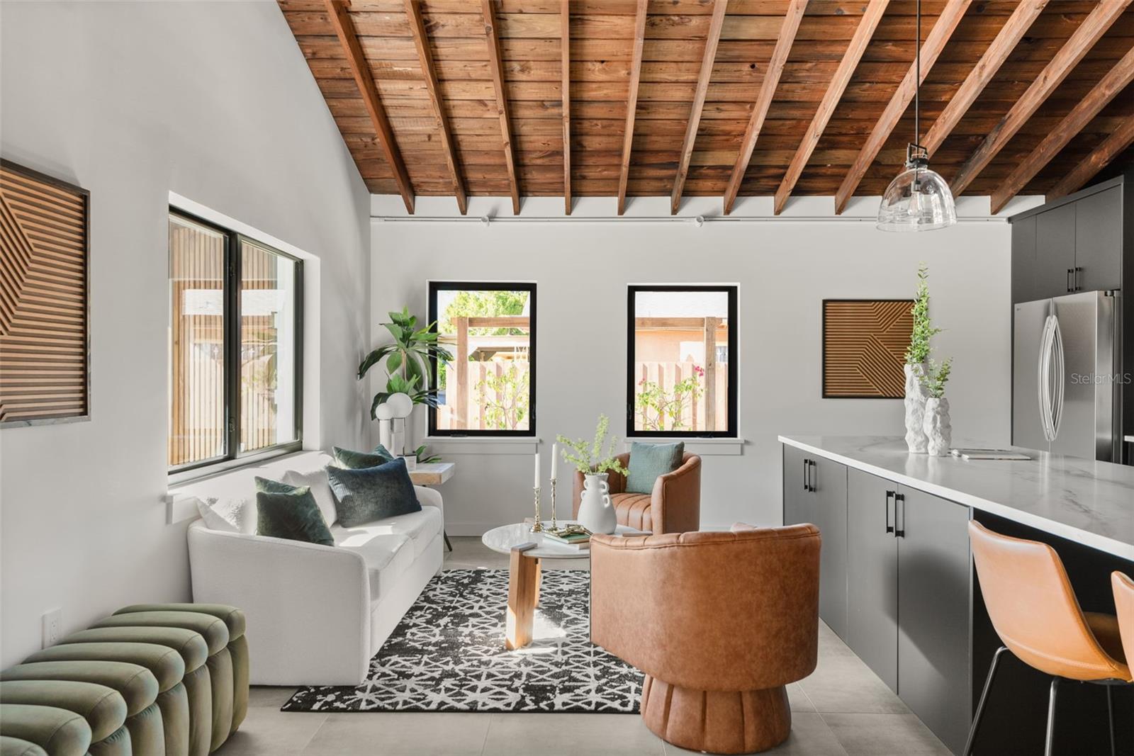 Image 11 of 53 For 870 Carver Street