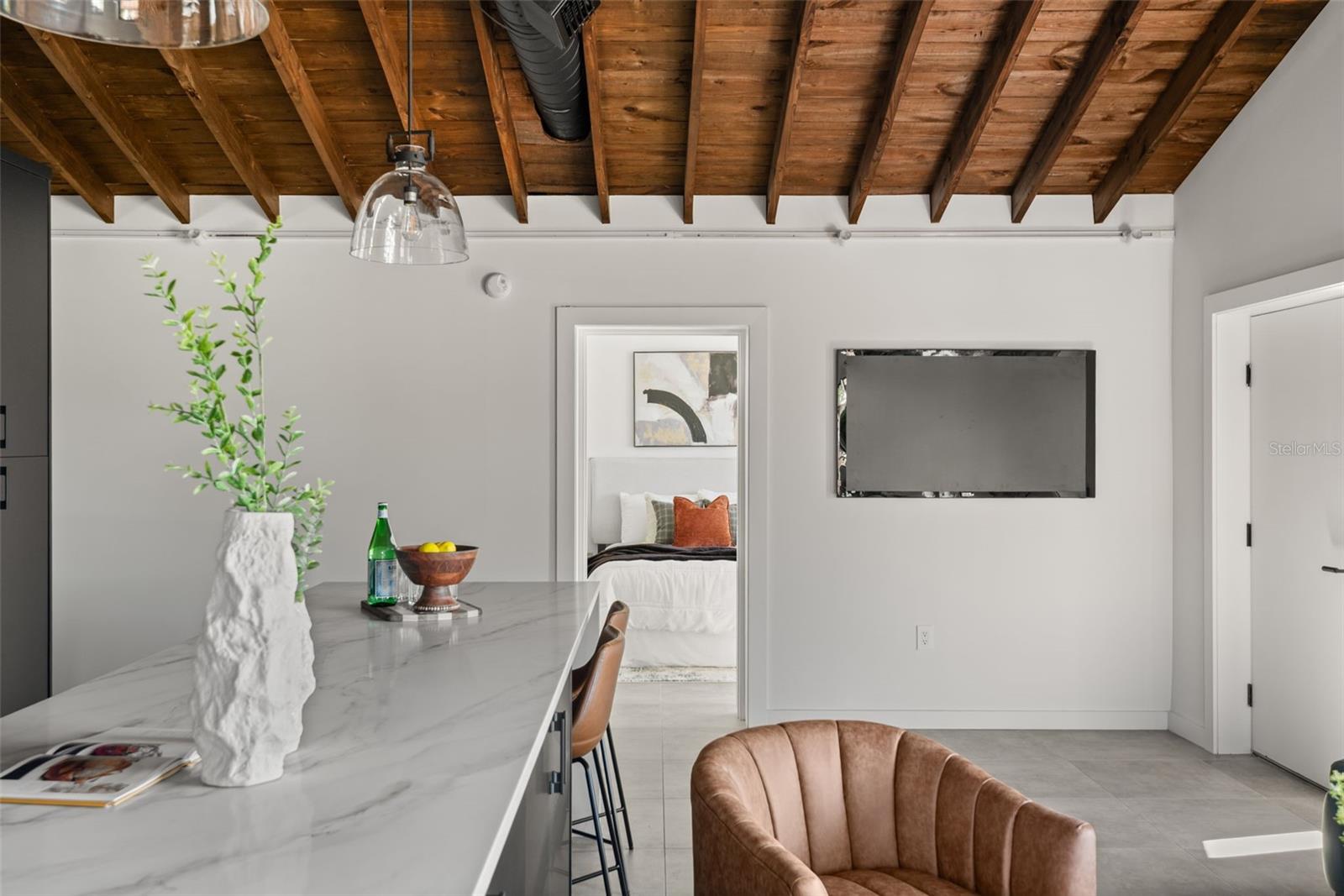 Image 15 of 53 For 870 Carver Street