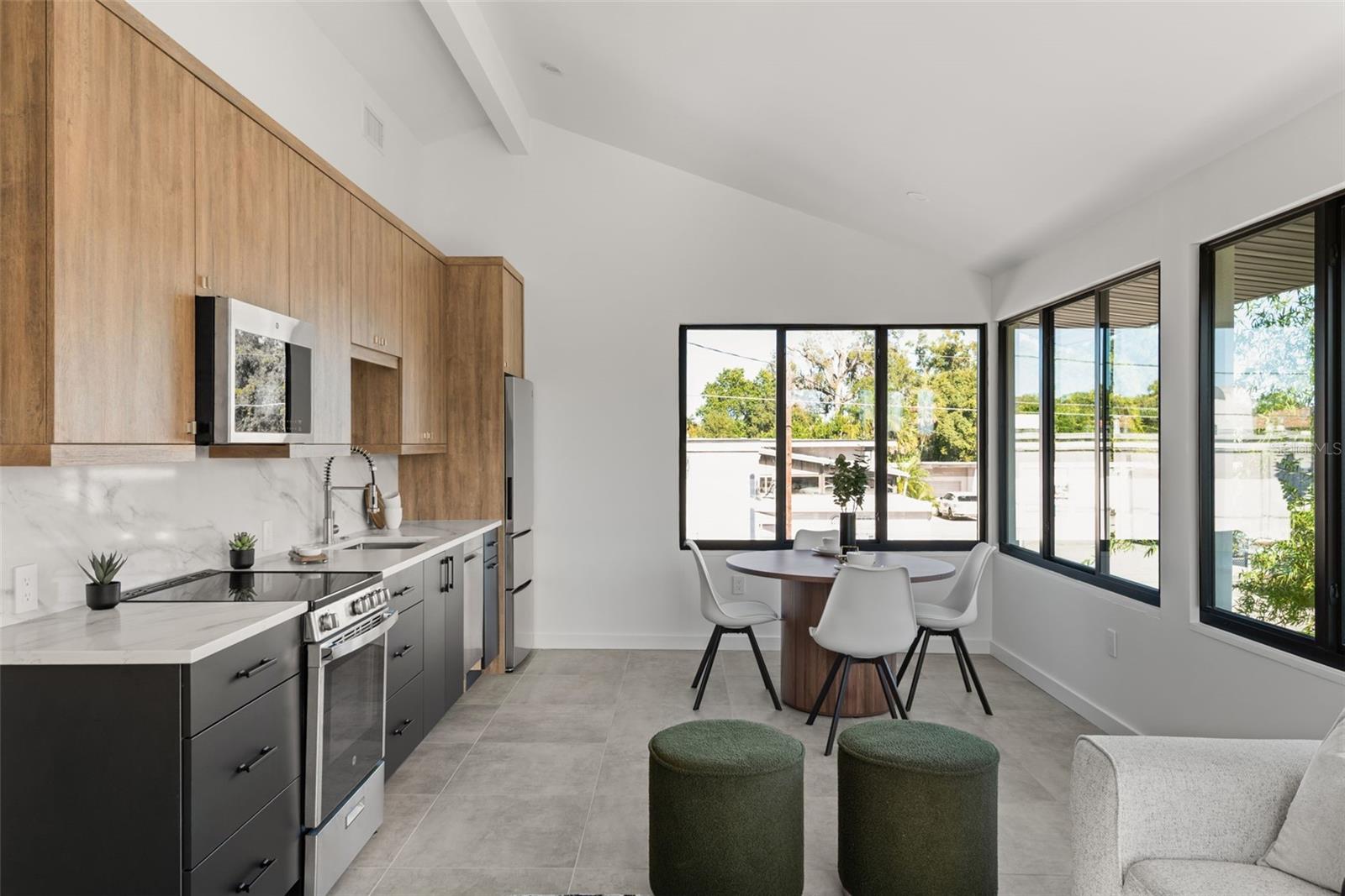 Image 39 of 53 For 870 Carver Street