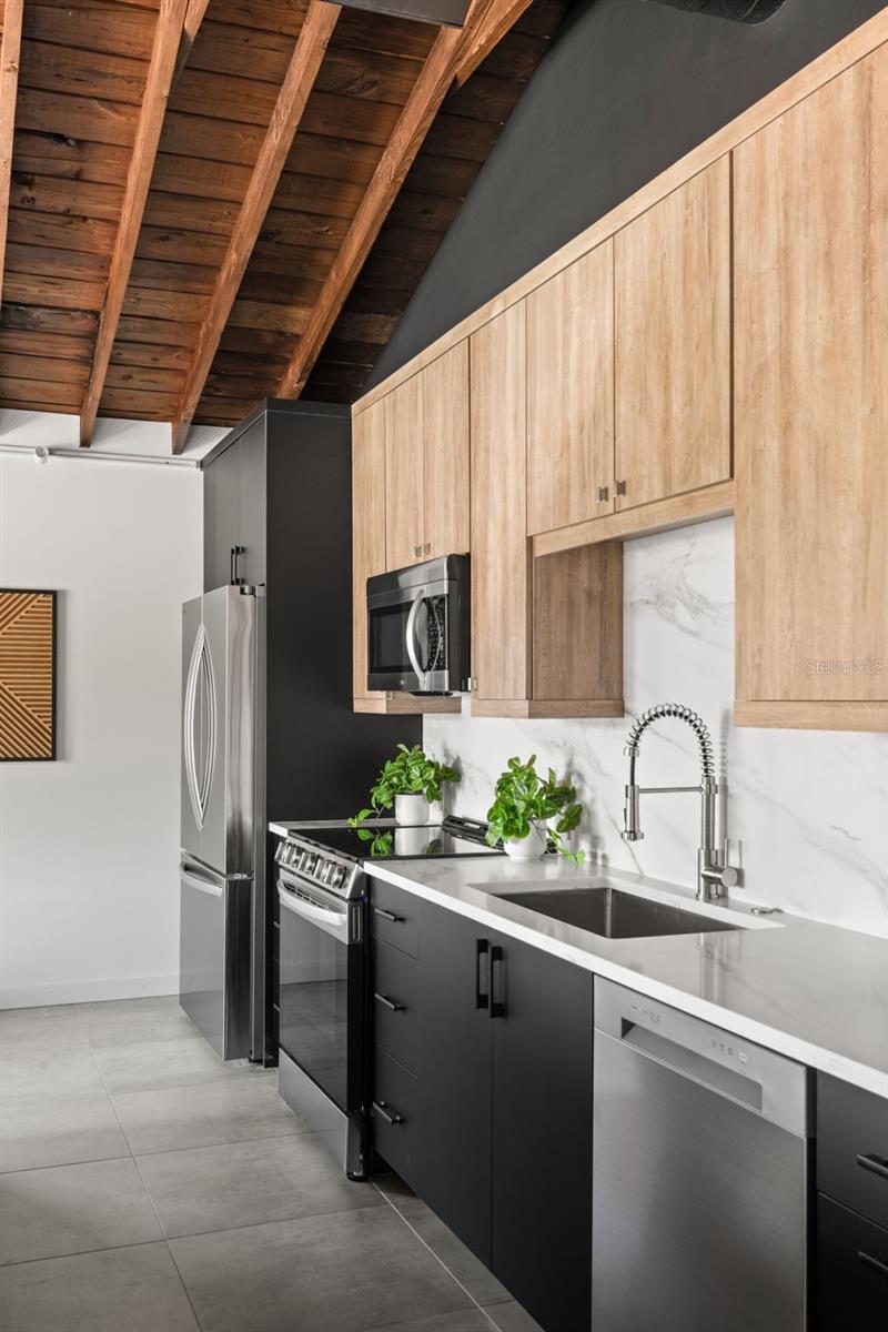 Image 8 of 53 For 870 Carver Street