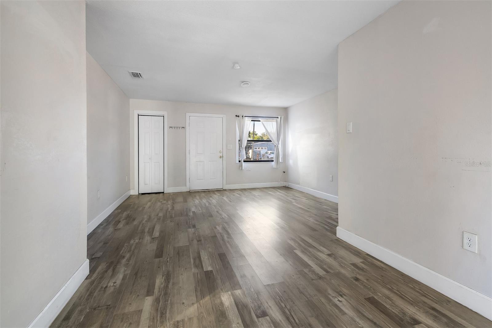 Image 12 of 20 For 147 Melanie Lane