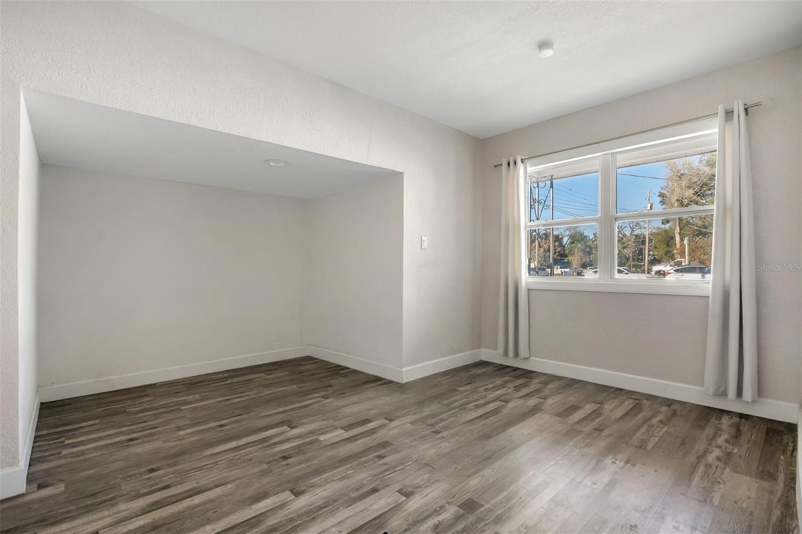 Image 16 of 20 For 147 Melanie Lane